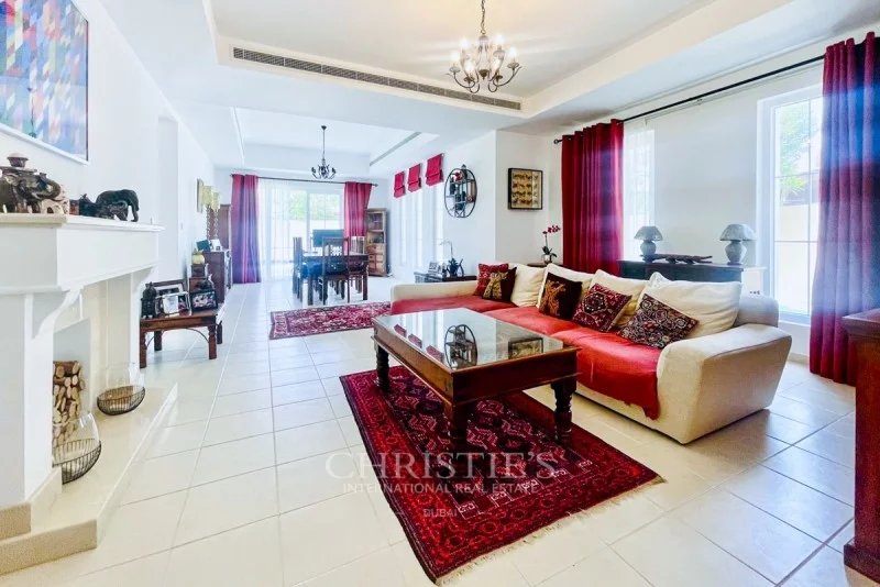 Exclusive|Amazing 5 bed I Massive plot I With Pool