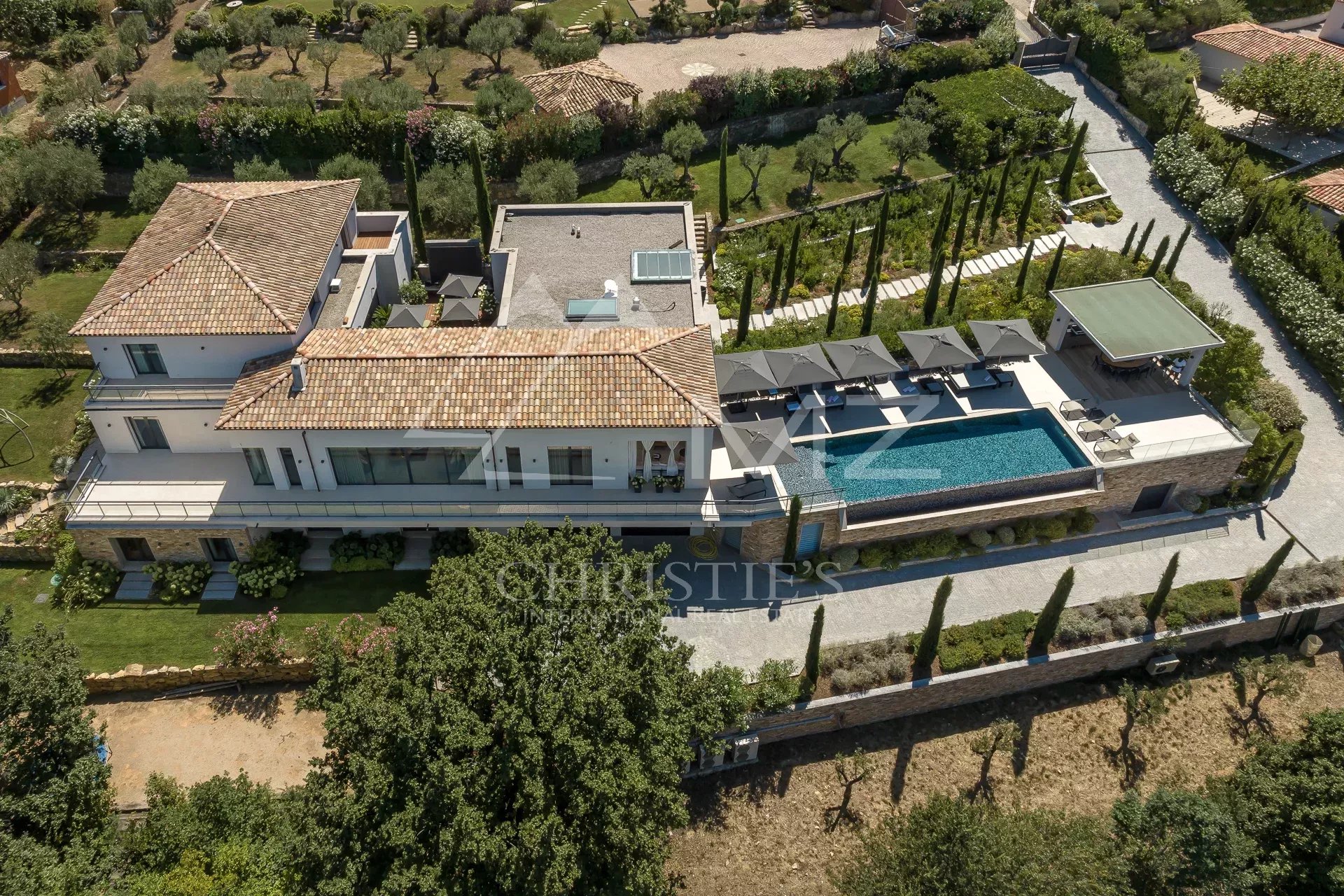 Brand new contemporary villa - close to Valbonne village - 6 bedrooms