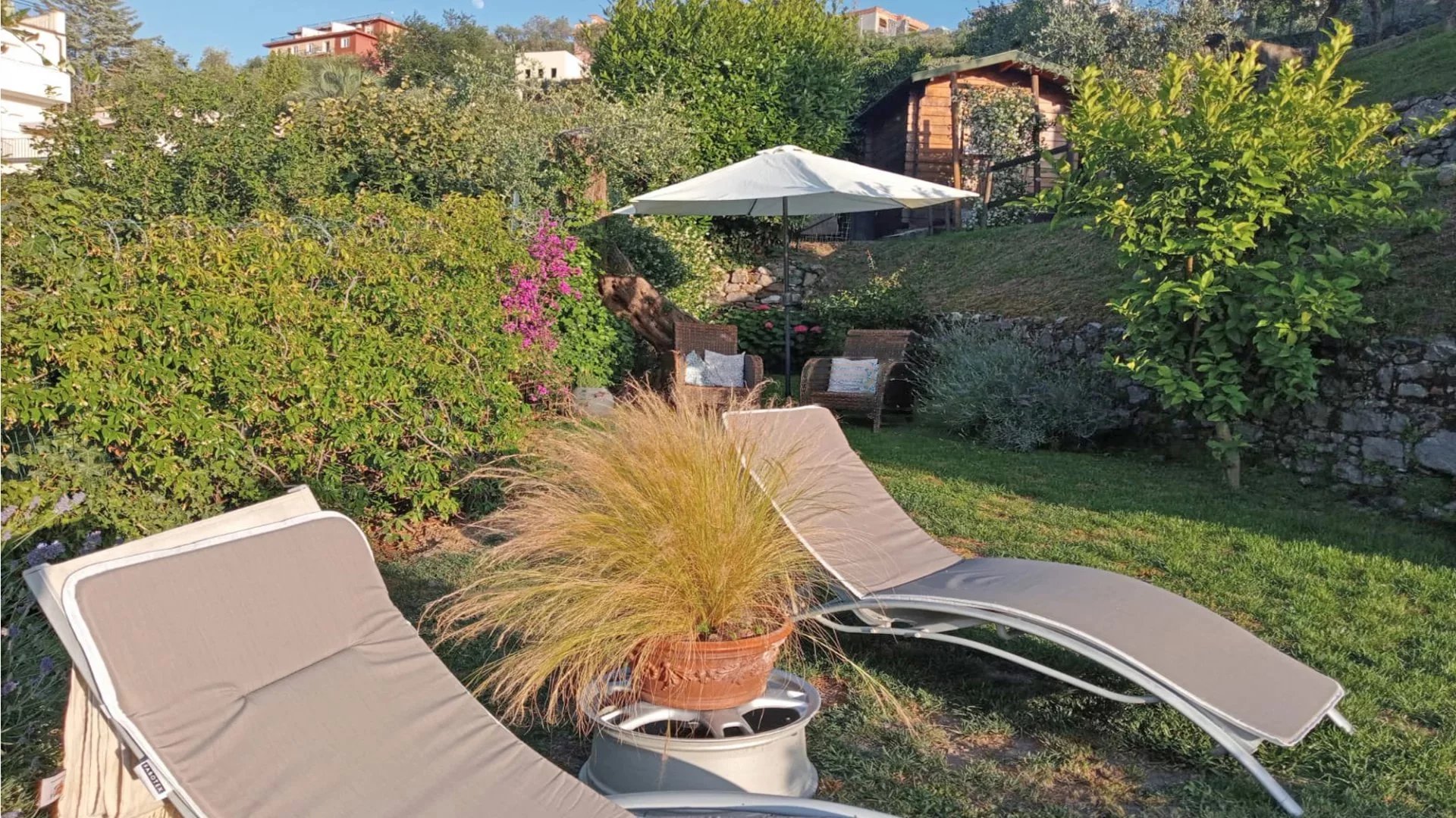 Villa située sur la place principale de Lerici avec jardin et vue sur la mer