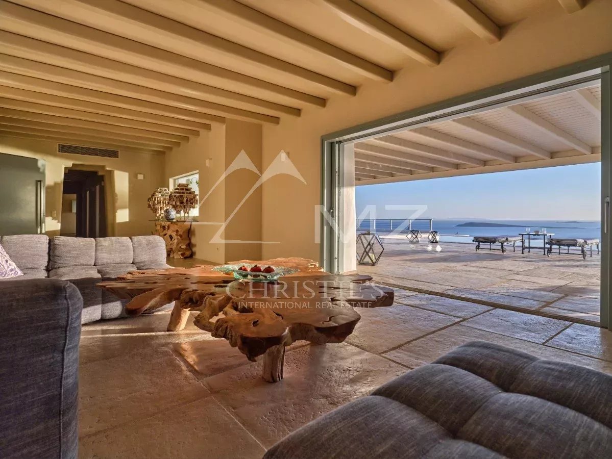 Premium-Villa in der Nähe von Alyki mit herrlichem Blick über das Meer und Antiparos