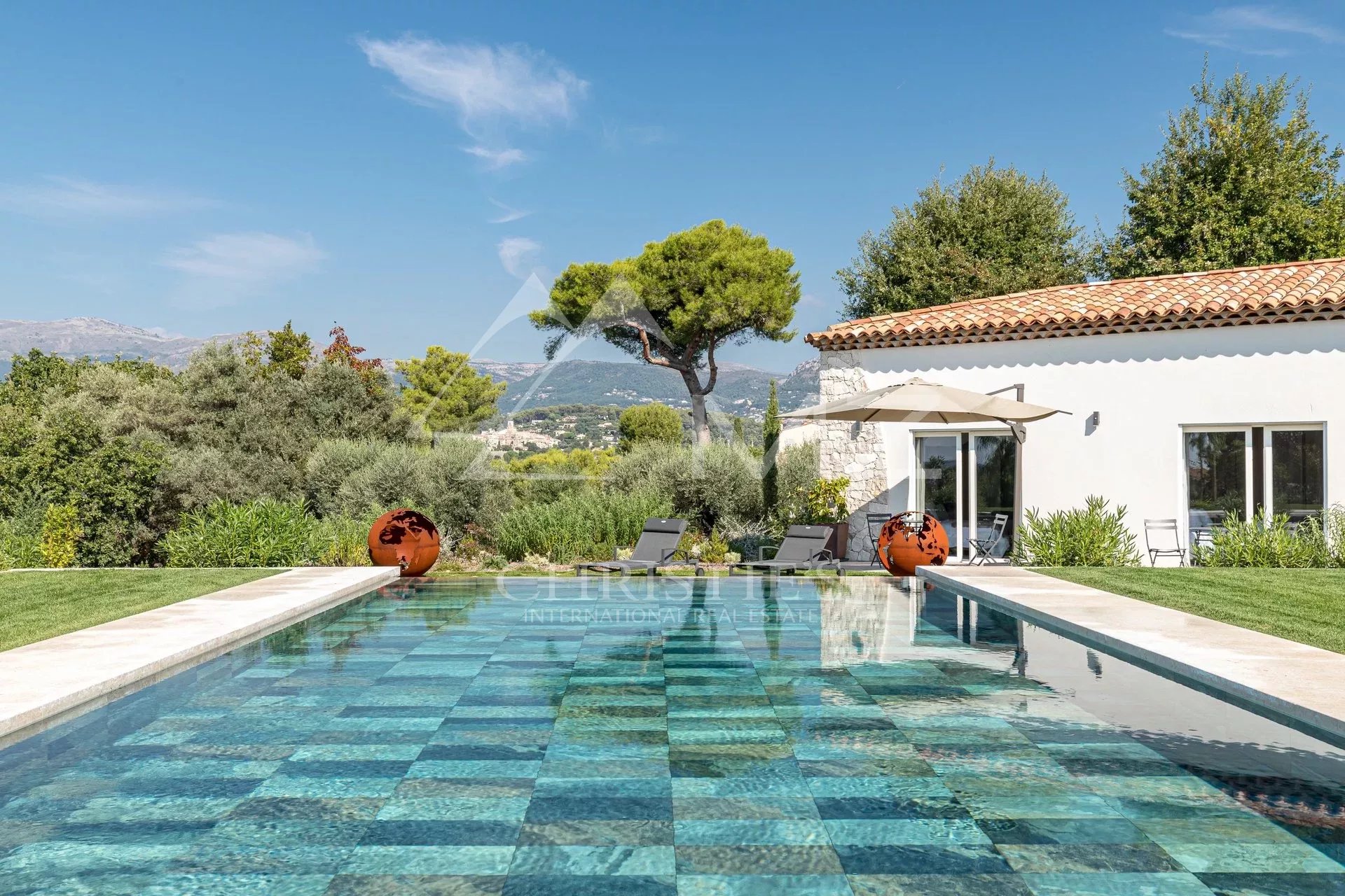 St Paul de Vence - Beautiful view on the perched village