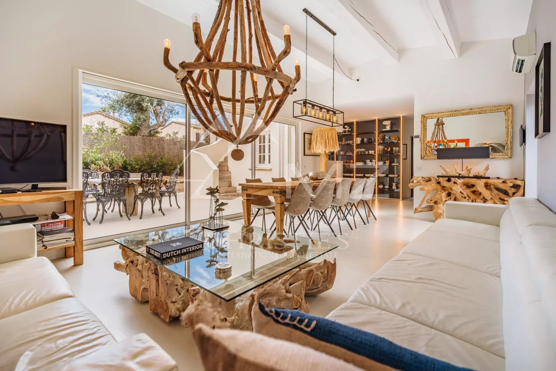 Exceptional contemporary property - Near Saint-Tropez