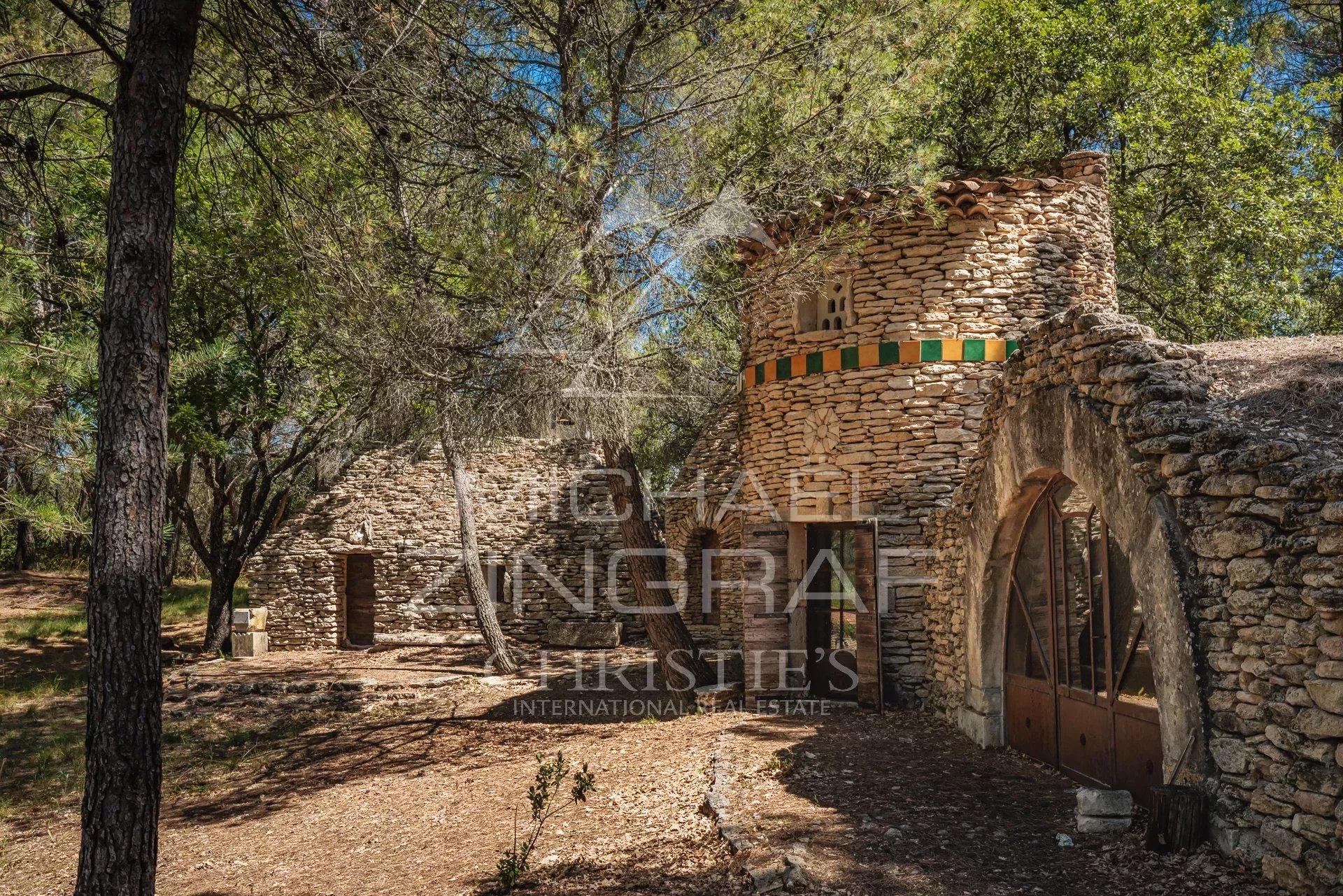 STONE HOUSE WITH VIEWS AND SWIMMING POOL