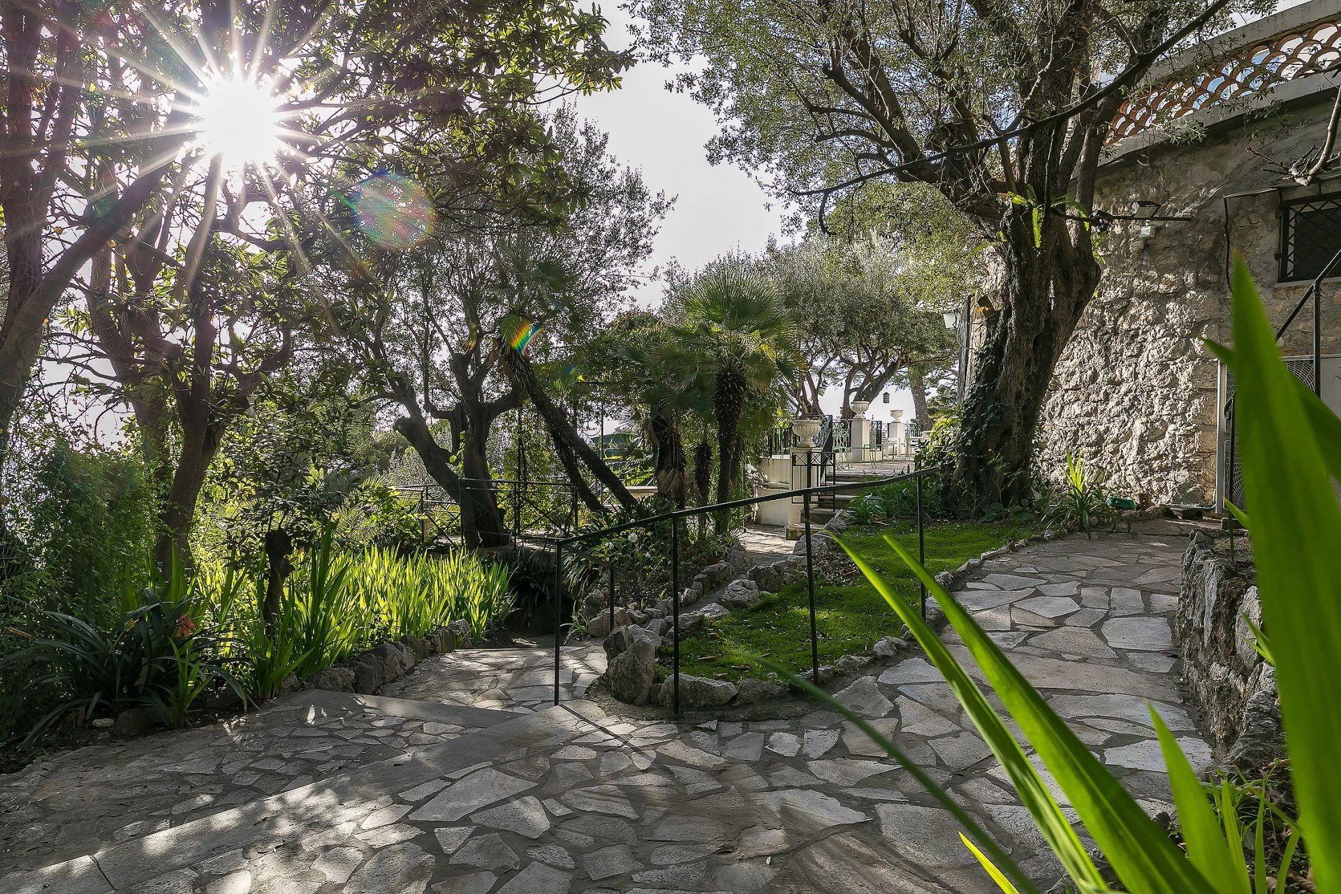 Cap d'Ail - Appartement avec jardin et splendide vue mer