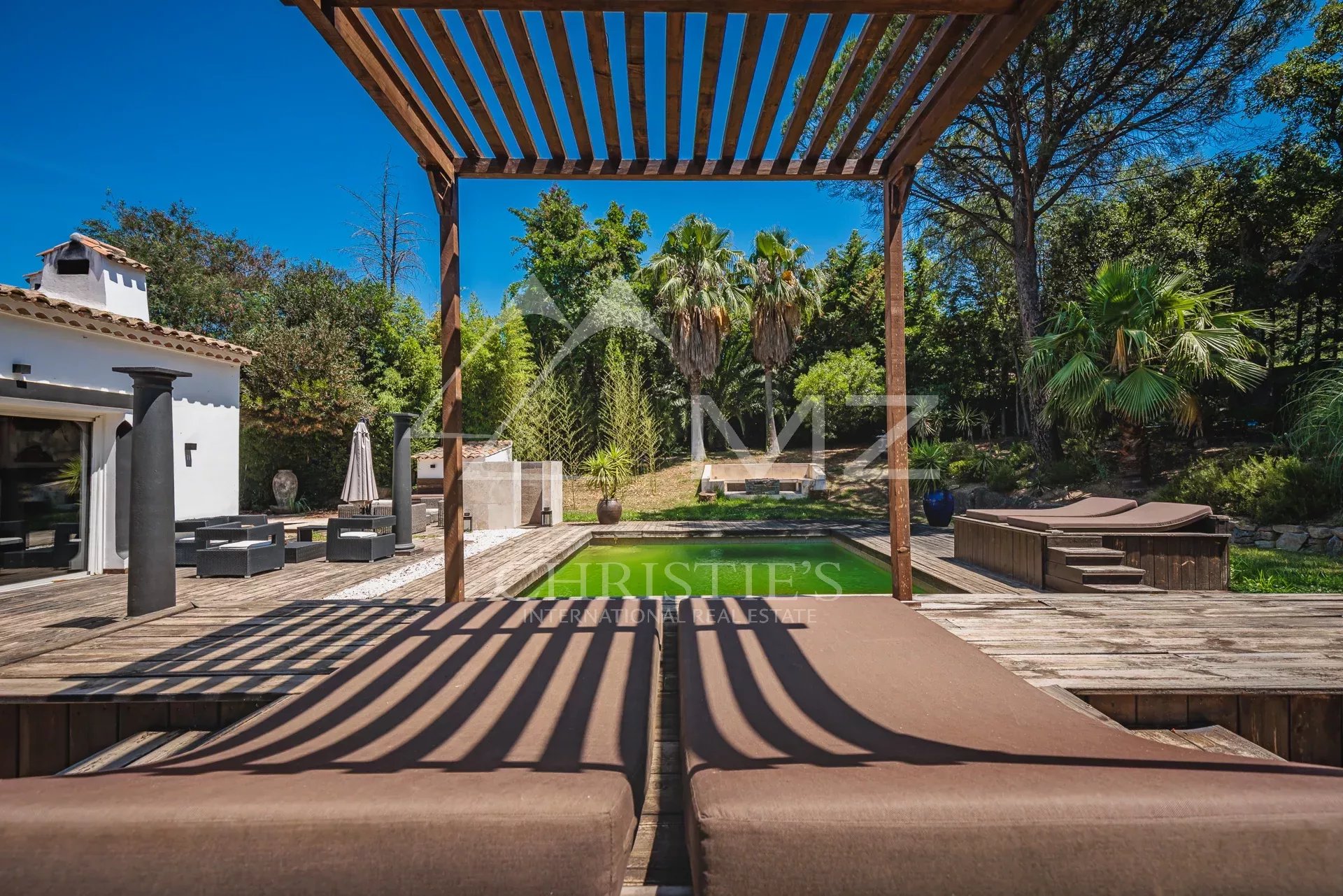 Magnifique Villa Provençale avec Piscine et Vue Imprenable