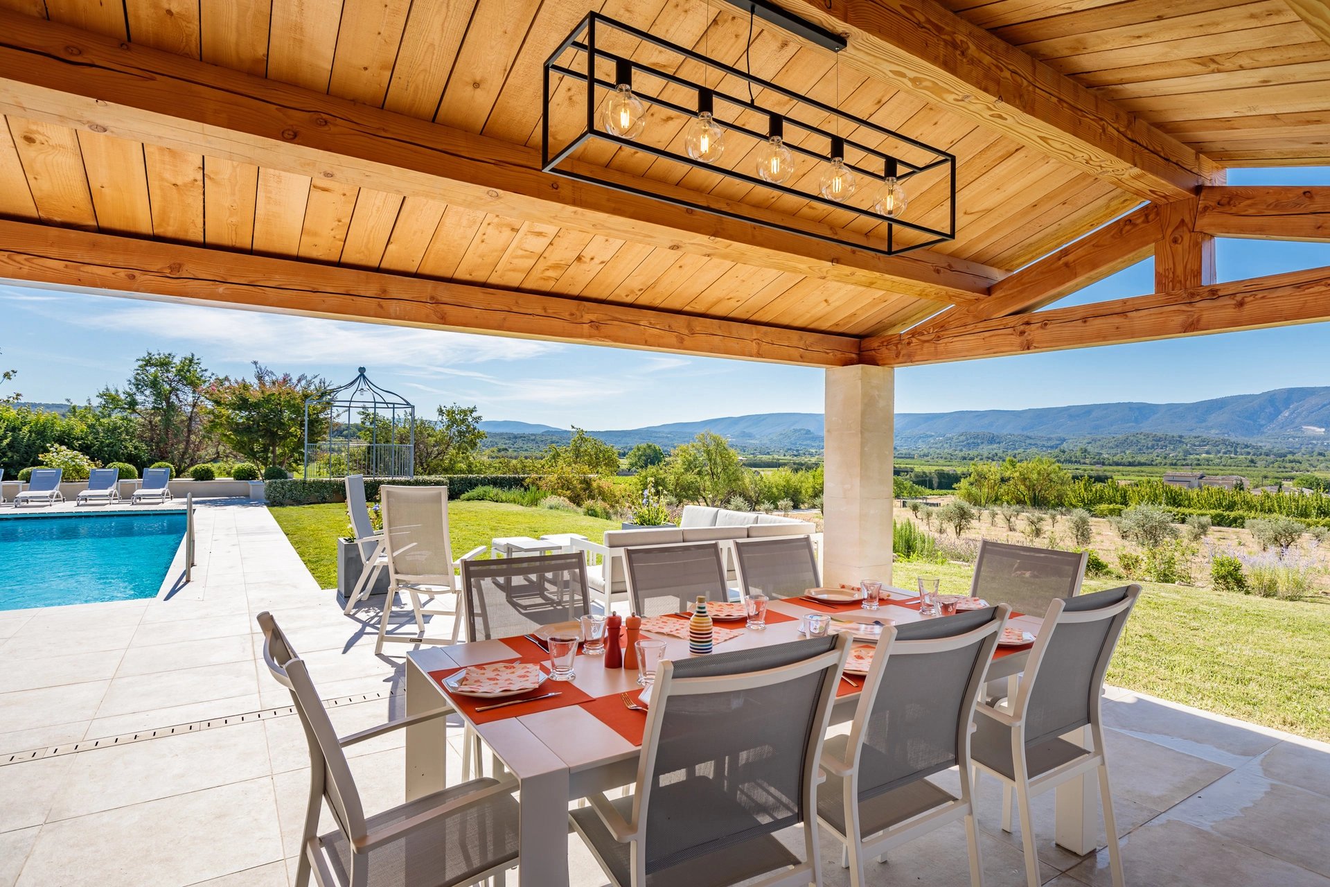 Gordes - Belle maison de vacances avec piscine chauffée et vue exceptionnelle sur le Luberon