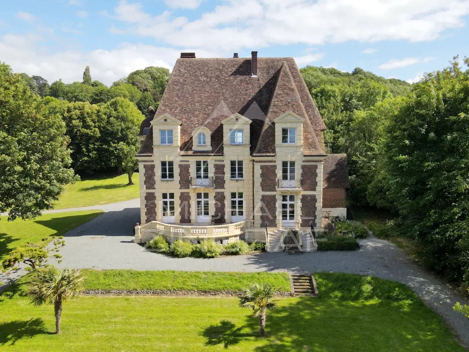 Manor house with sea view in Trouville-sur-Mer