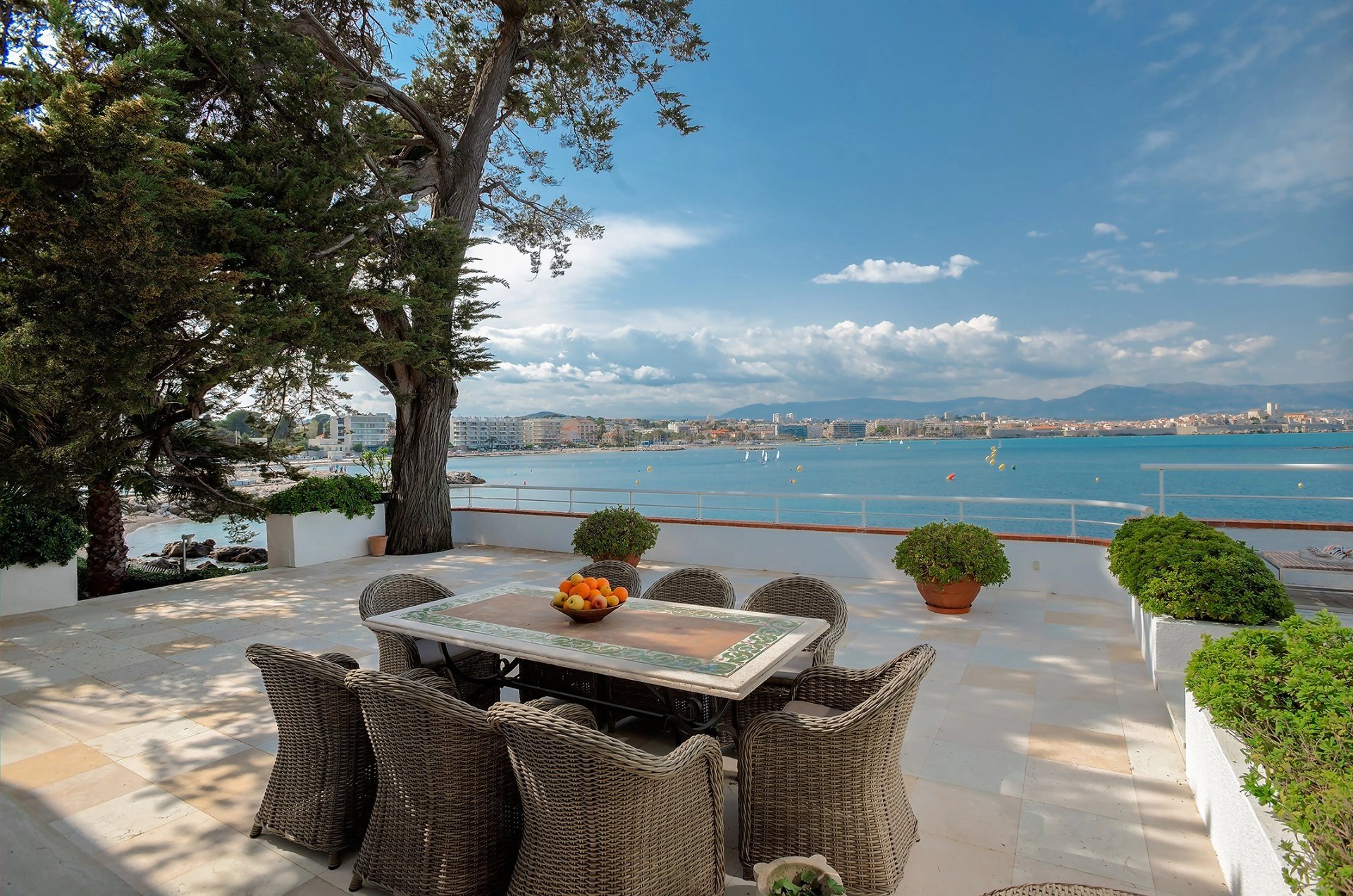 Cap d'Antibes - Unique water front villa