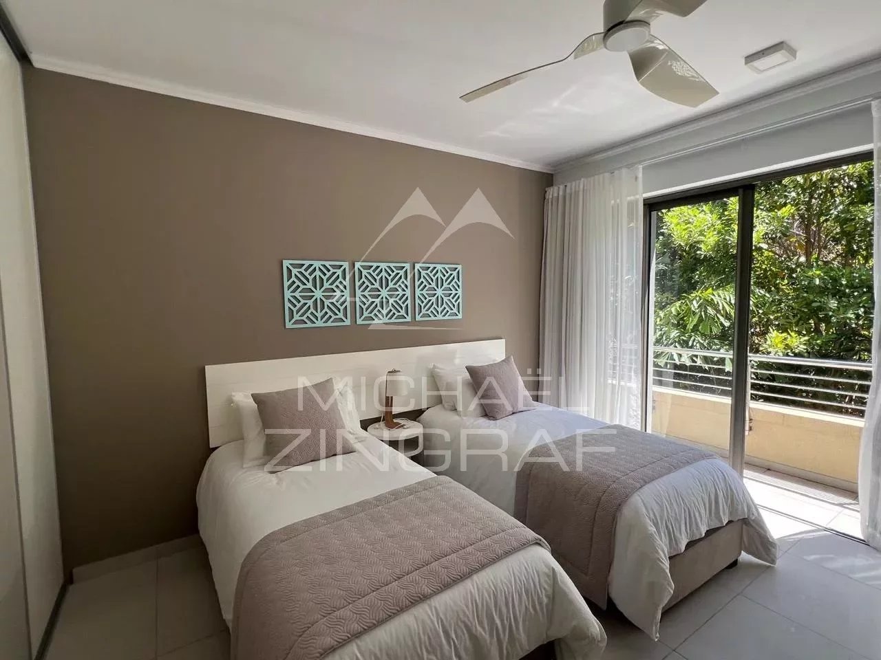 2-Bedroom Beachfront Apartment in Tamarin