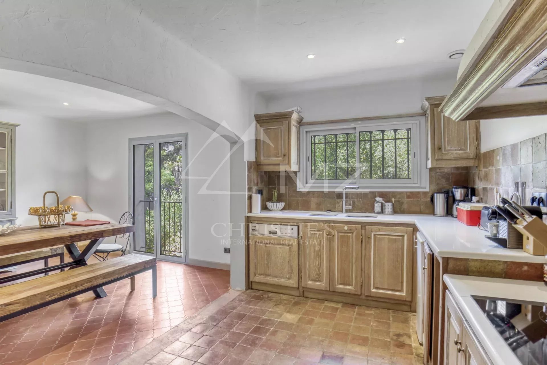 VILLA WITH SWIMMING POOL - WALKING DISTANCE FROM THE BEACH - GRIMAUD