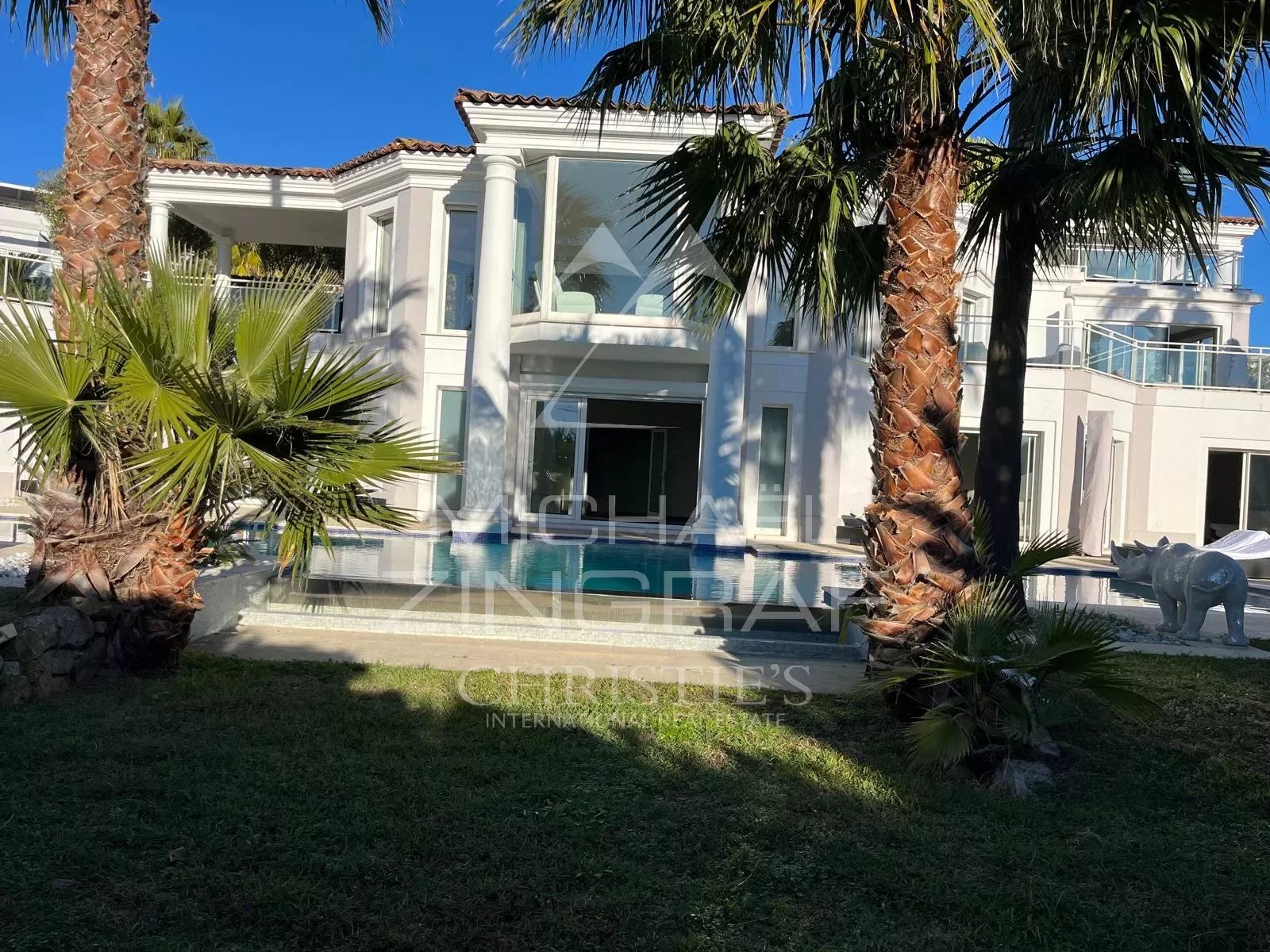 SuperCannes - Villa mit 6 Schlafzimmern und Meerblick