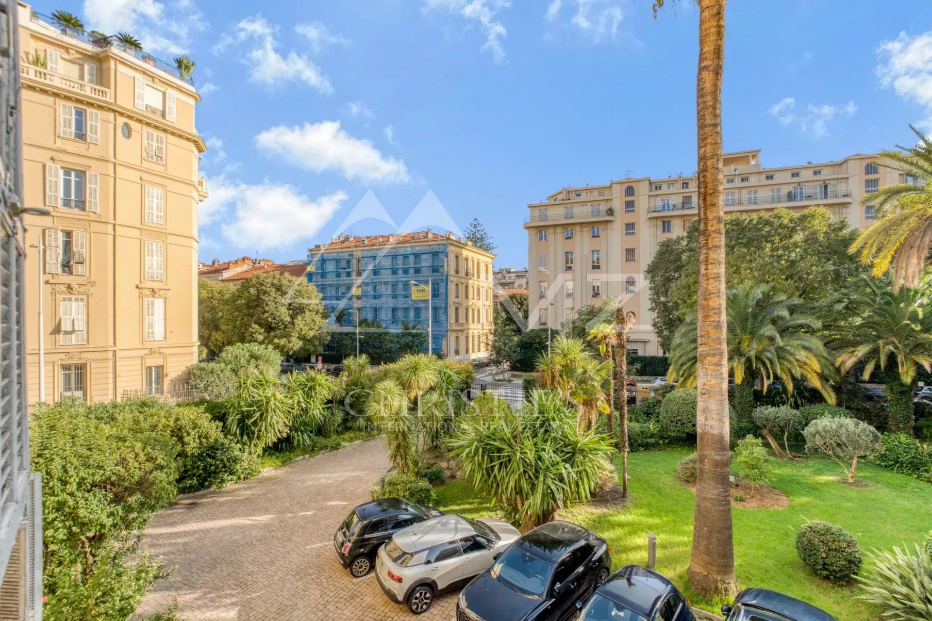 Victor Hugo - Appartement traversant de 4 pièces avec vue jardin