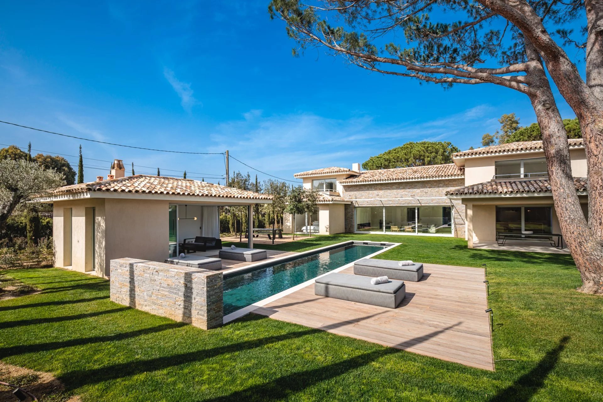 Saint-Tropez - Magnifique villa neuve provençale/contemporaine