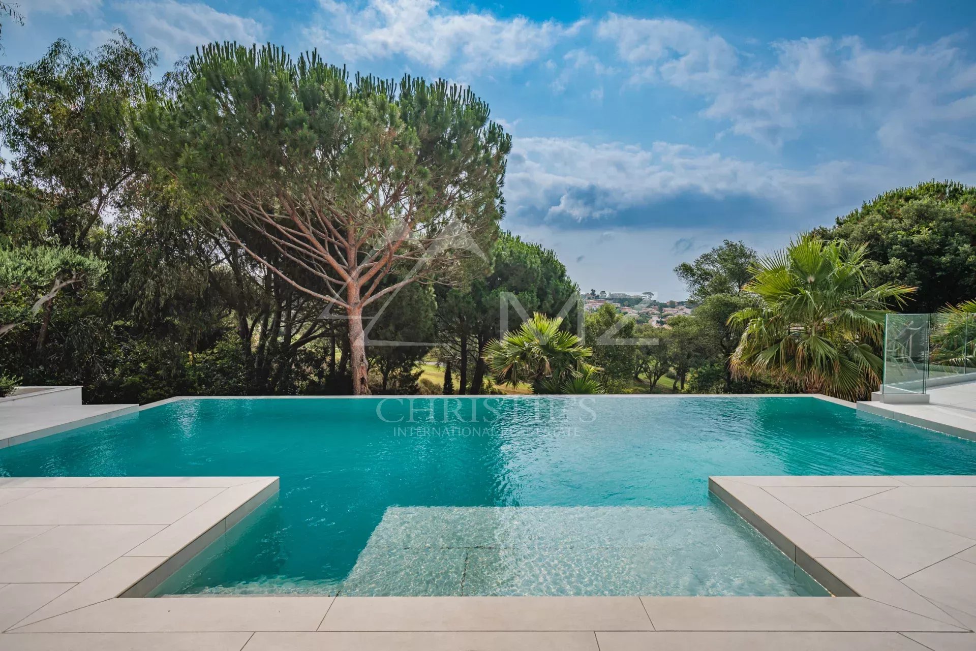 VILLA PROVENCALE - PISCINE CHAUFFEE - SAINTE MAXIME