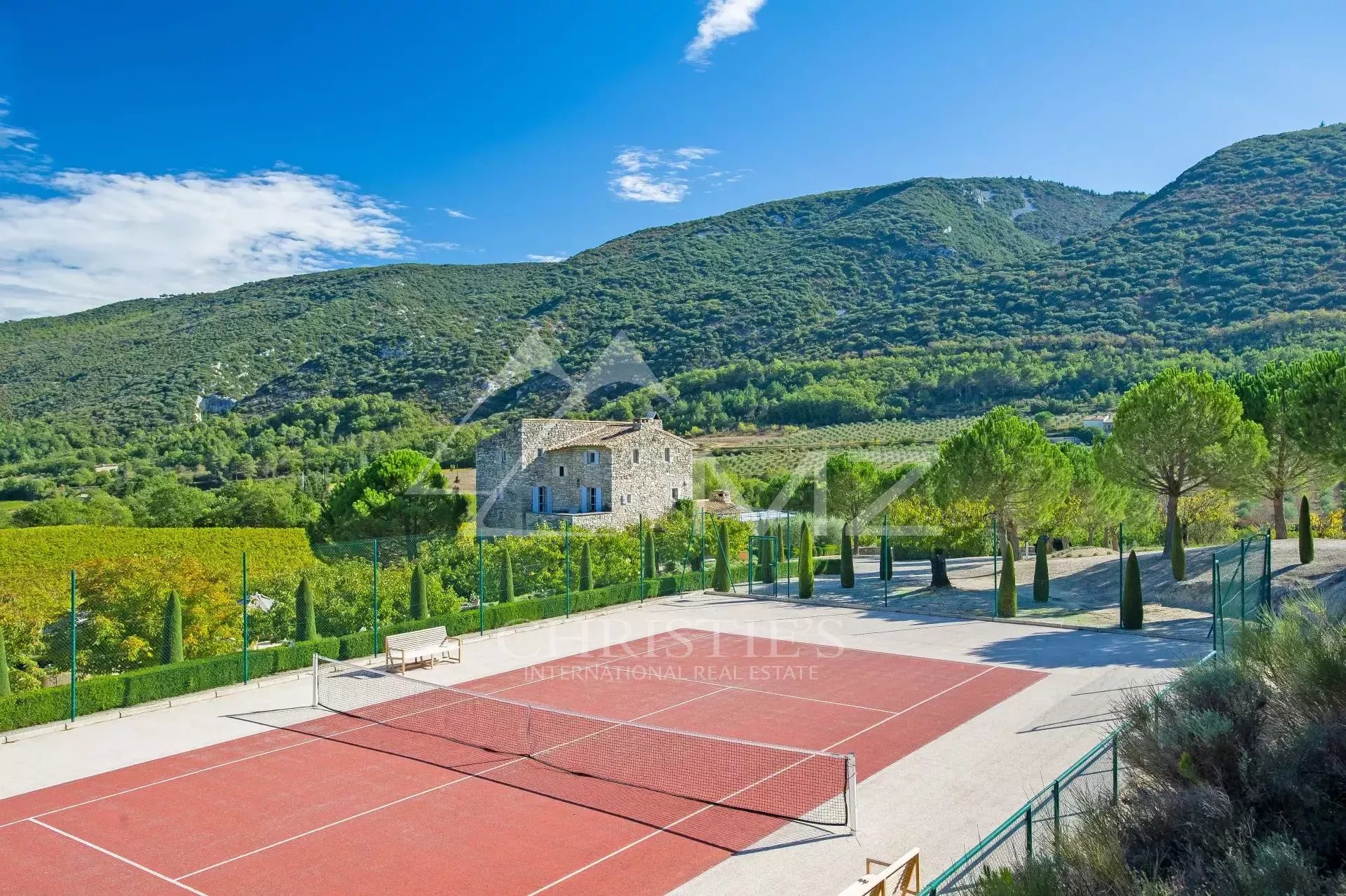 Bonnieux - Superbe mas avec tennis et prestations quasi hôtelières