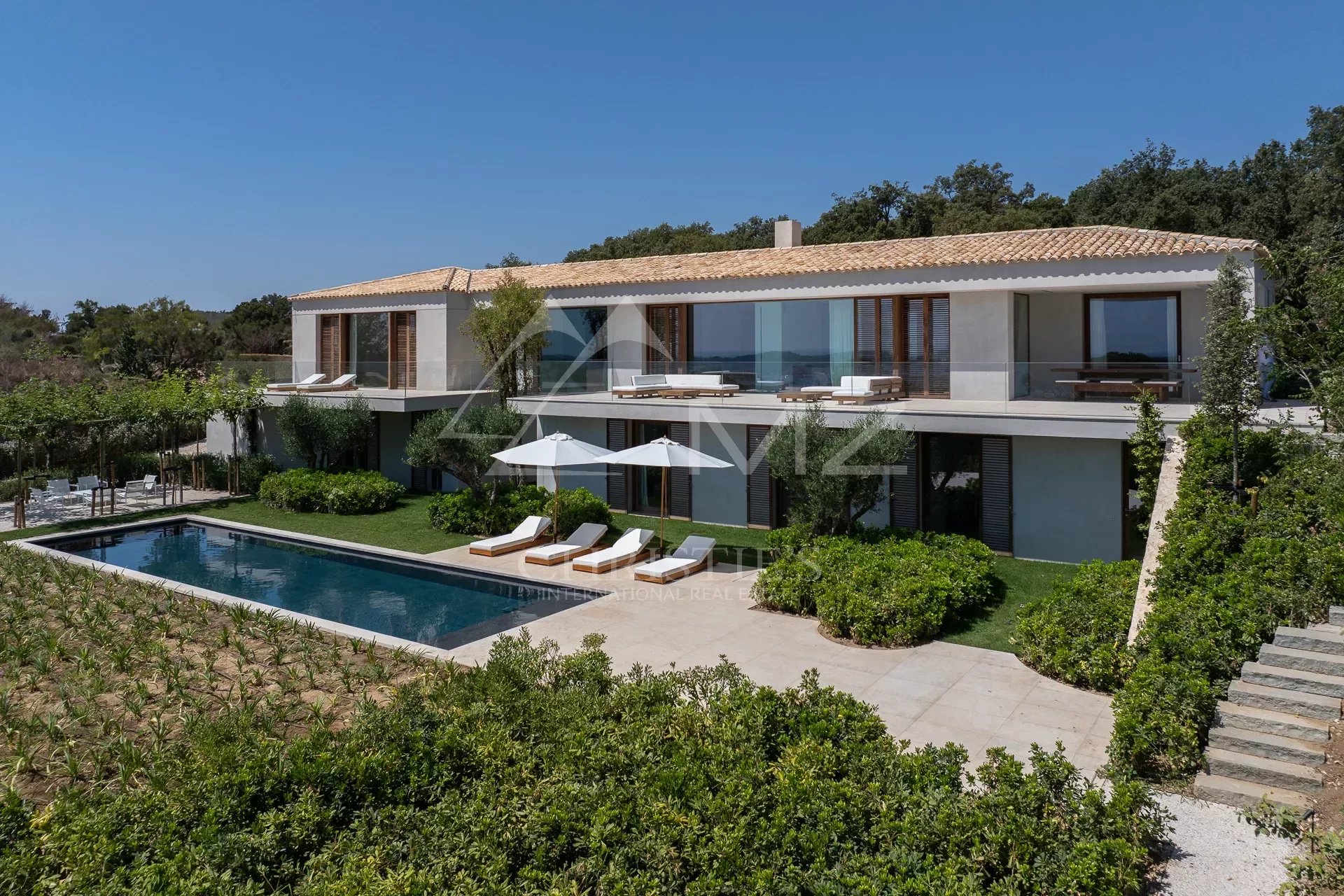 VILLA CONTEMPORAINE D'EXCEPTION - VUE MER PANORAMIQUE - GRIMAUD