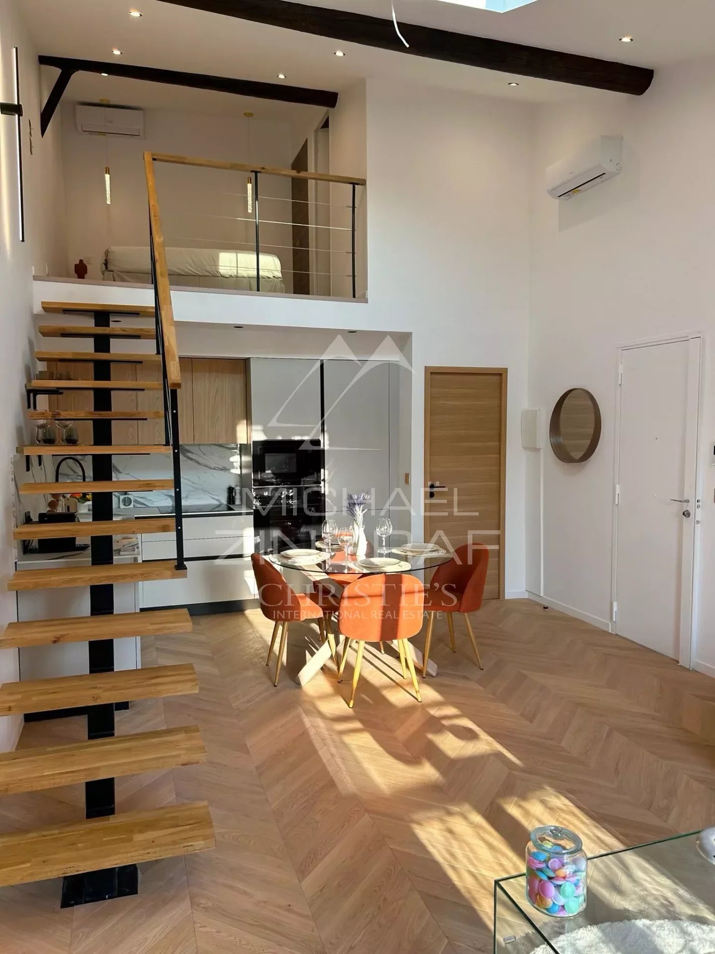 Stunning 3-Bedroom Loft-Style Apartment - Old Town Antibes