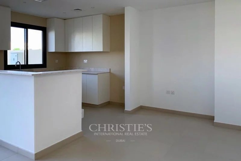 Modern 3 Bedroom|Opposite Community Pool and Park