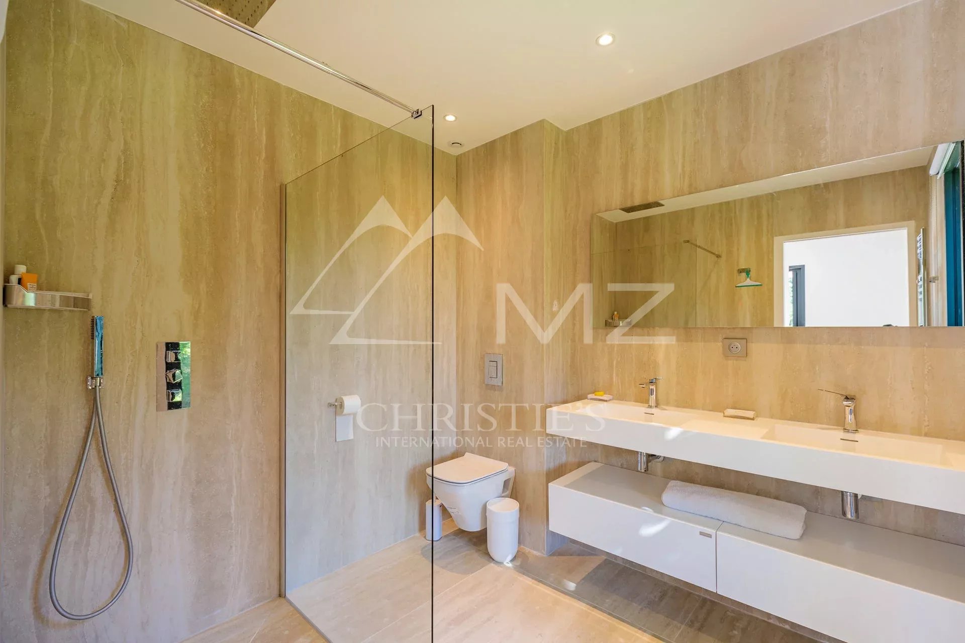 Ramatuelle - New contemporary villa