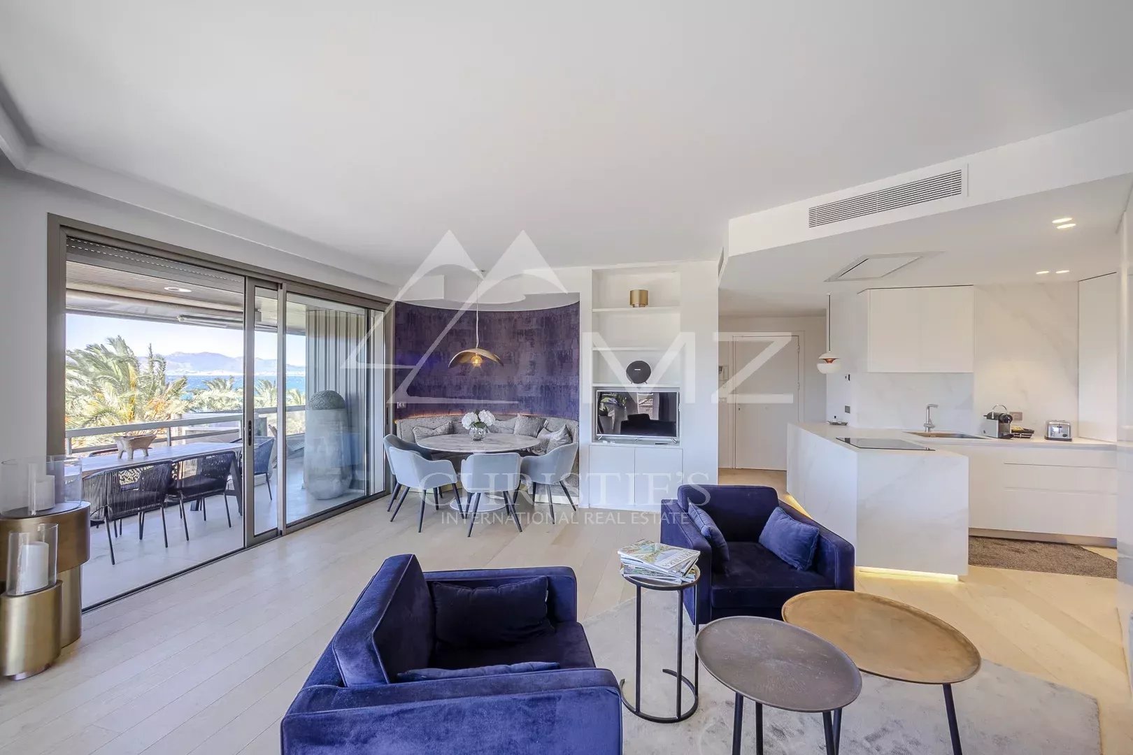 Cannes - Croisette - 3 bedrooms apartment