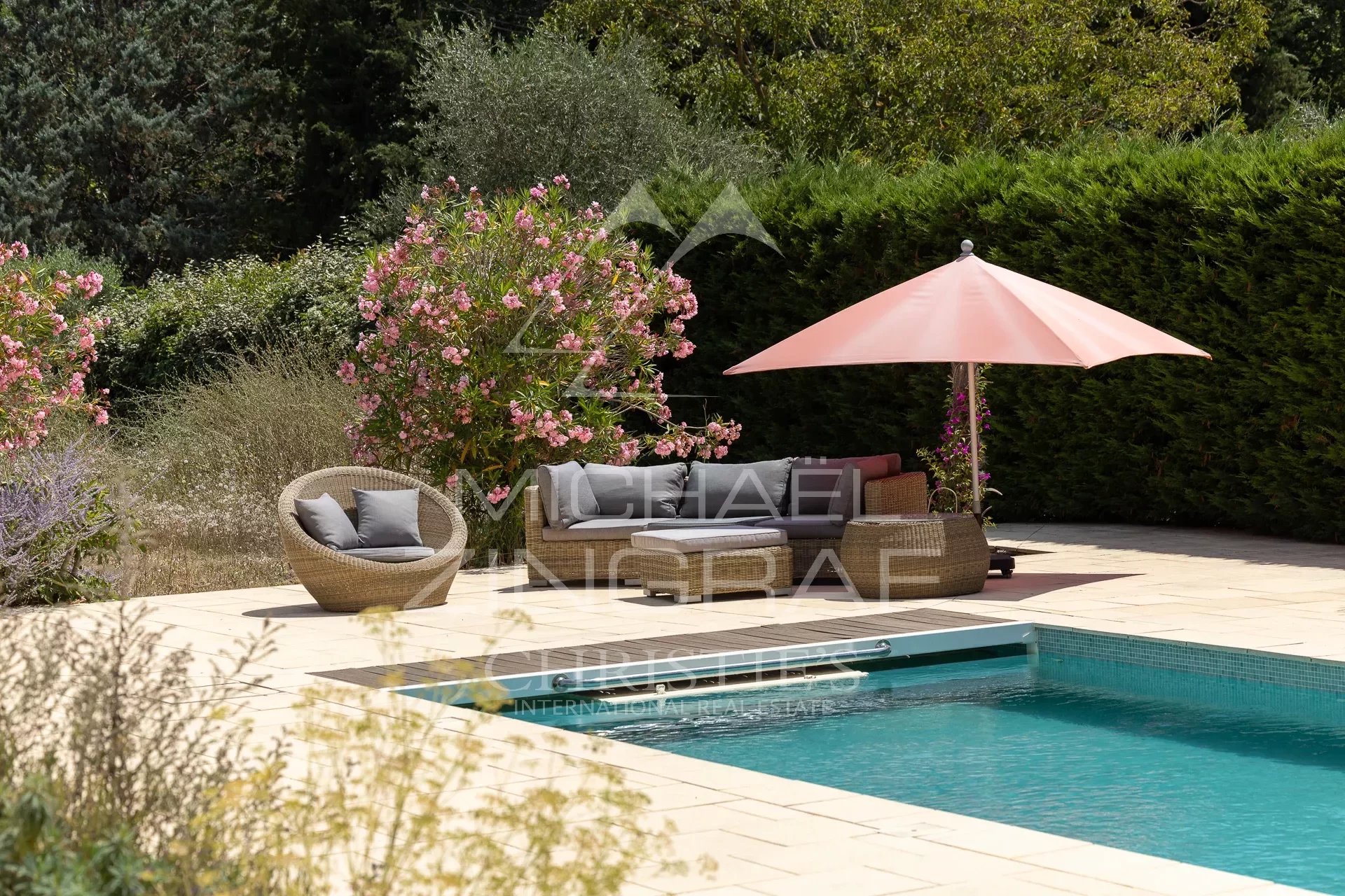 A l'orée d'un bois , villa 5p avec piscine au calme