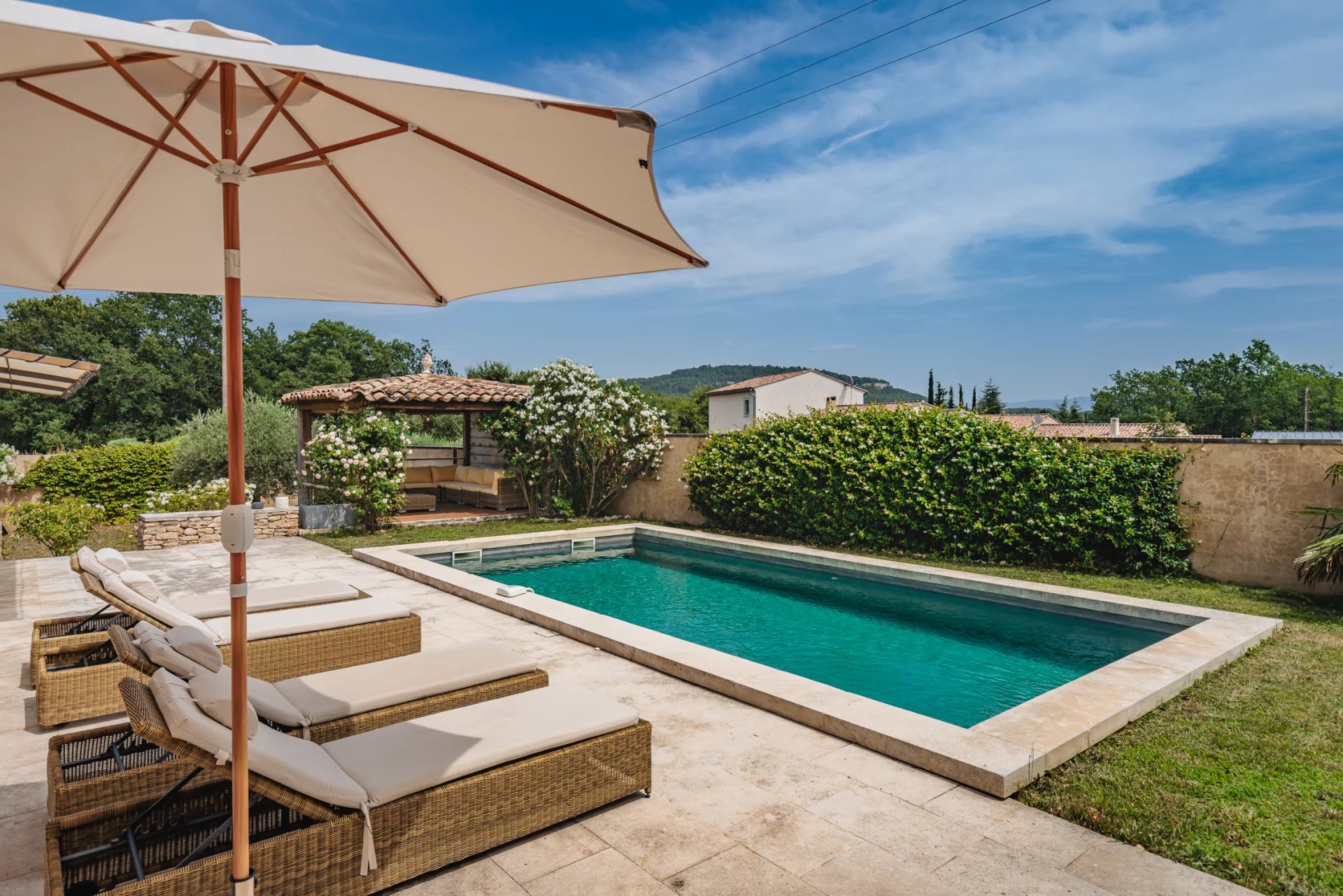 Luberon - Belle maison de vacances avec piscine chauffée