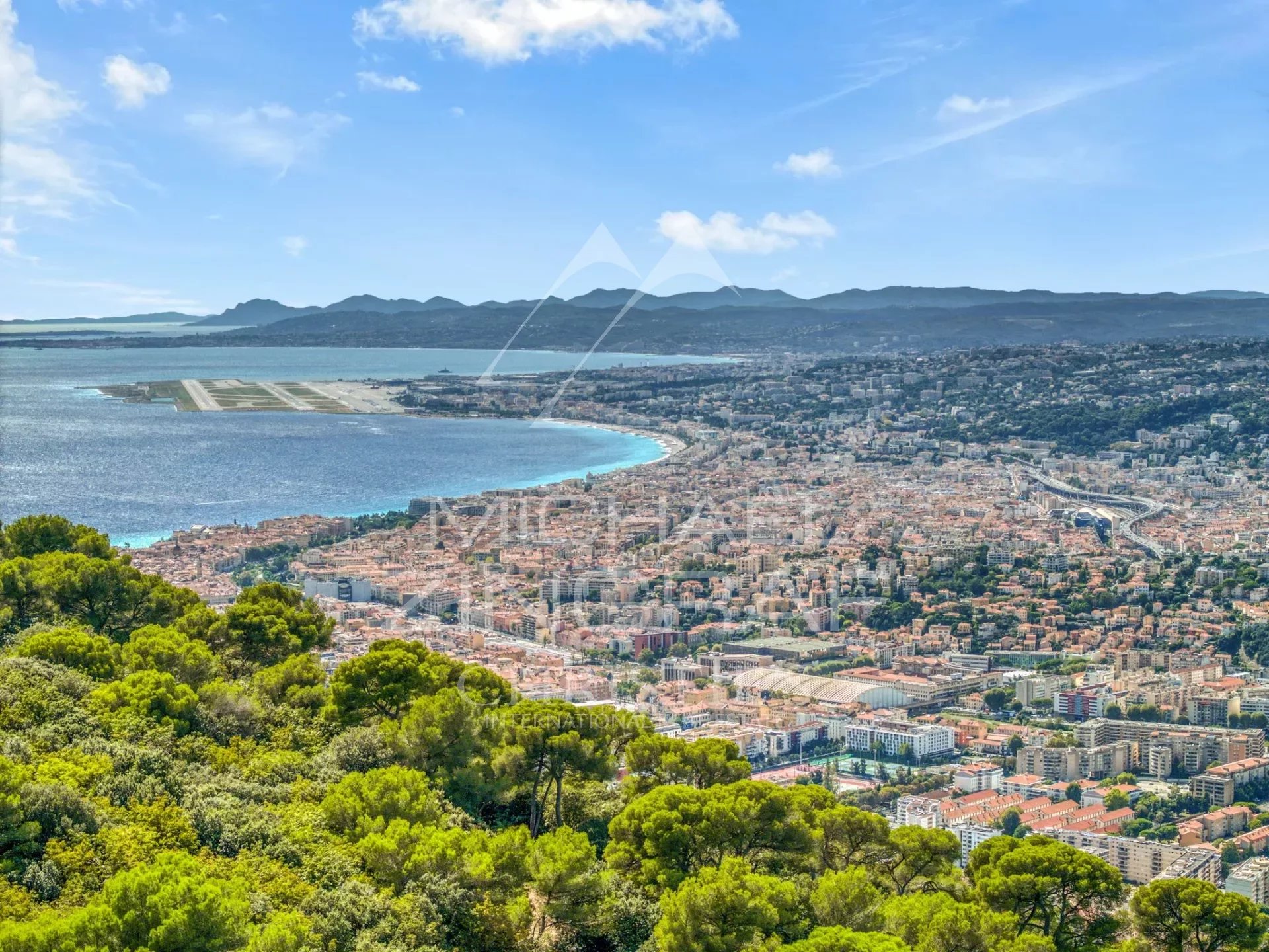 Nizza - Vinaigrier - Außergewöhnliche Villa mit Pool und Aussicht