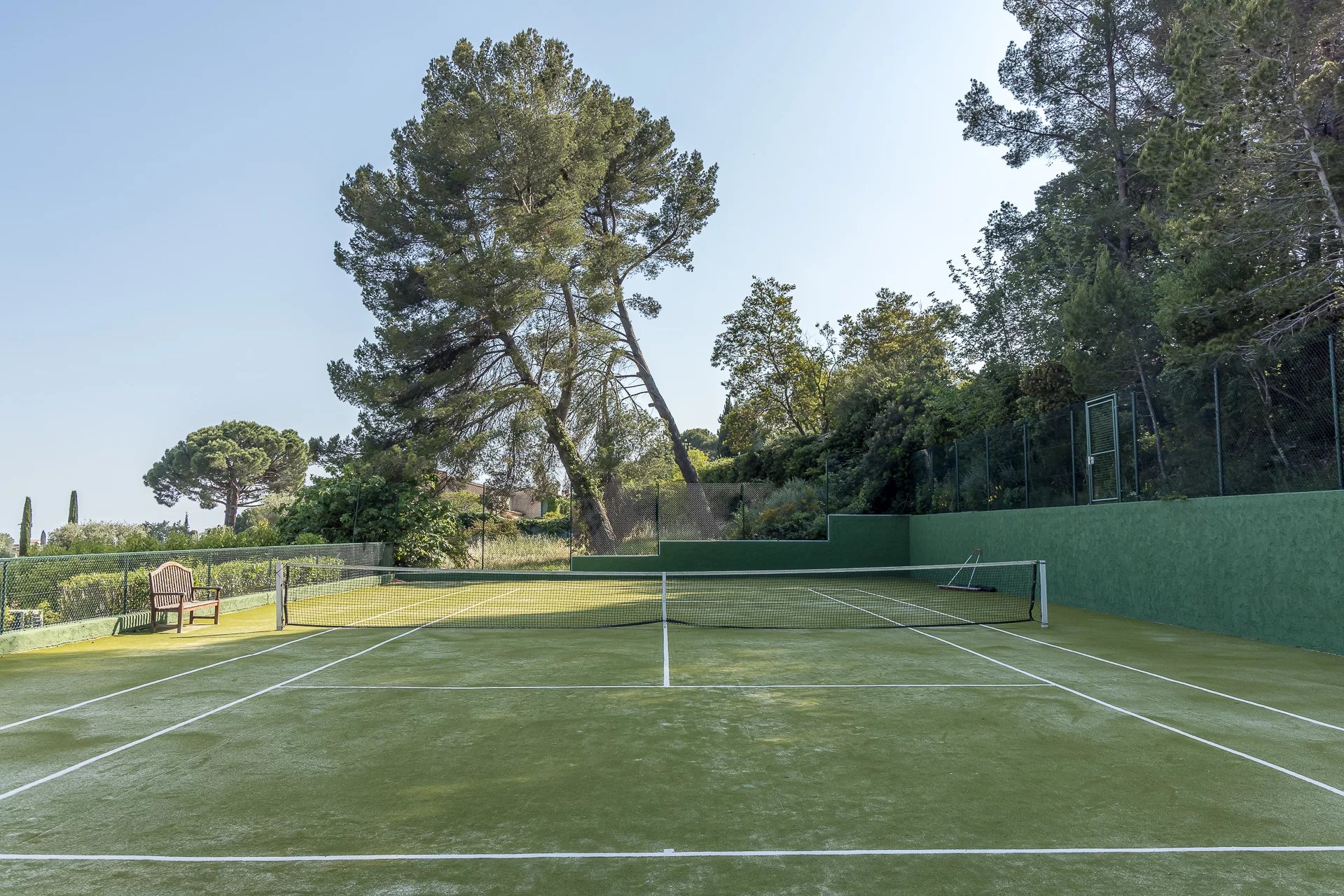 MOUGINS - Magnifique villa contemporaine vue mer