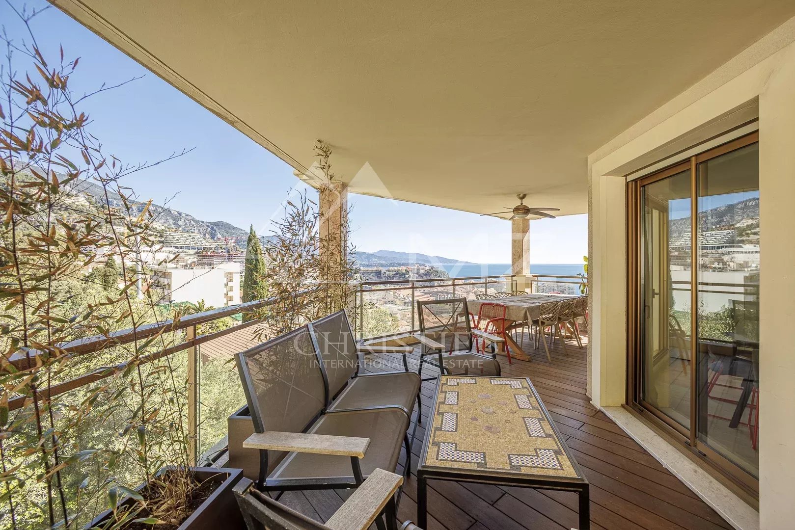 Magnifique appartement - vue mer panoramique - proche Monaco