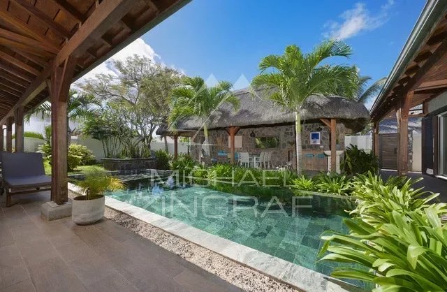 Luxurious 4 -bedroom villa in Pereybere