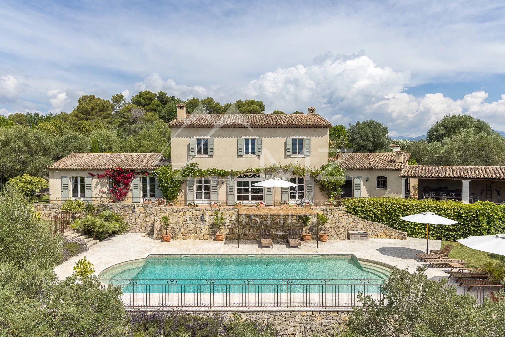 VALBONNE - CHARMING PROVENCAL BASTIDE