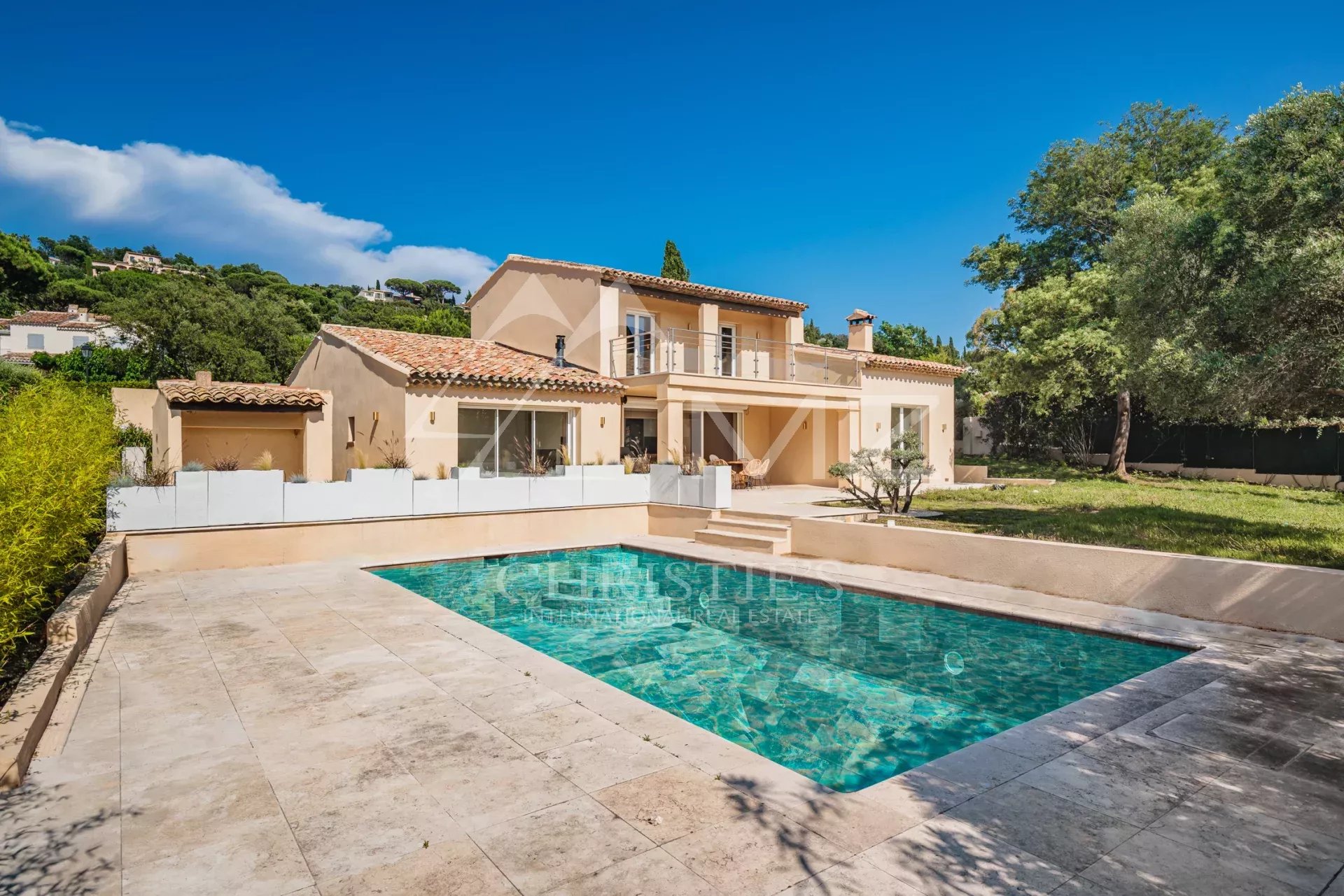 Magnificent contemporary property - Near Saint-Tropez