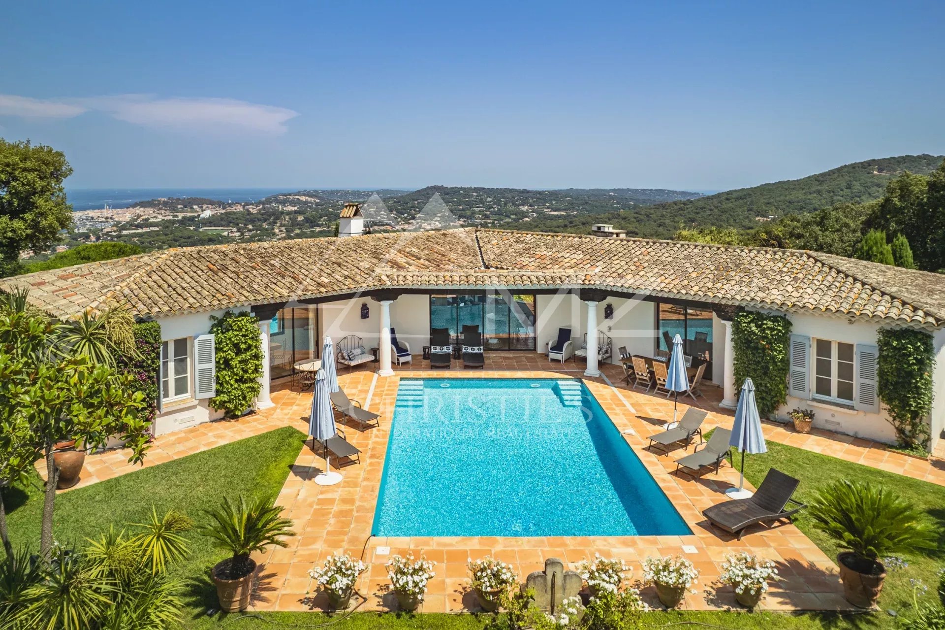 Close to Saint-Tropez - Charming villa with sea view