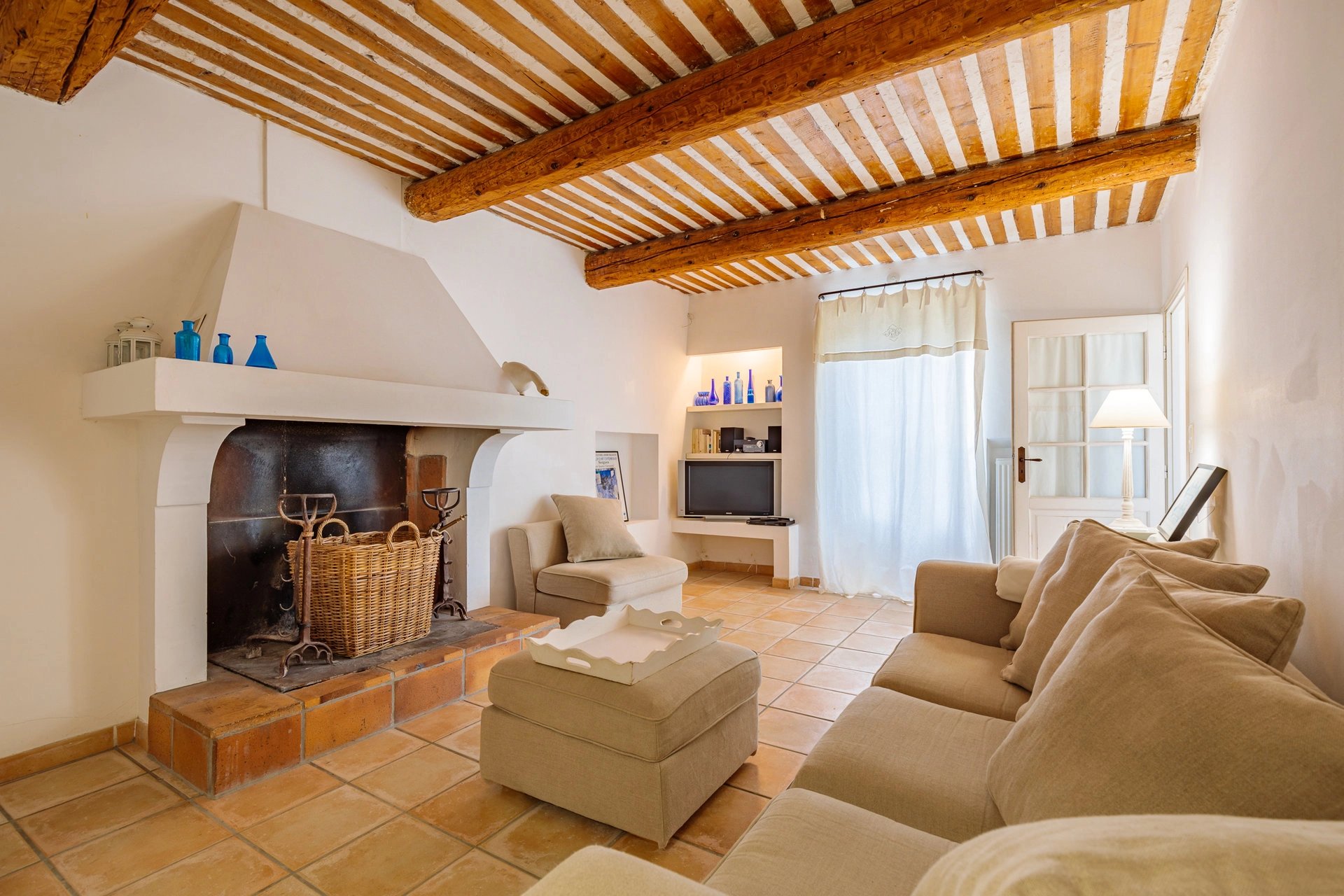 Luberon - Beautiful farmhouse with heated pool