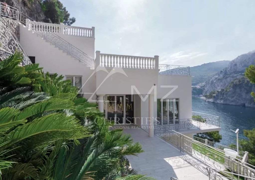 Cap d'Ail - Superbe villa pied dans l'eau