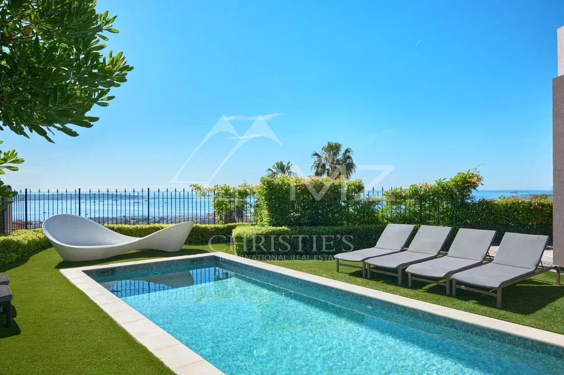 Proche Cannes - Golfe-Juan - superbe villa moderne avec vue mer panoramique