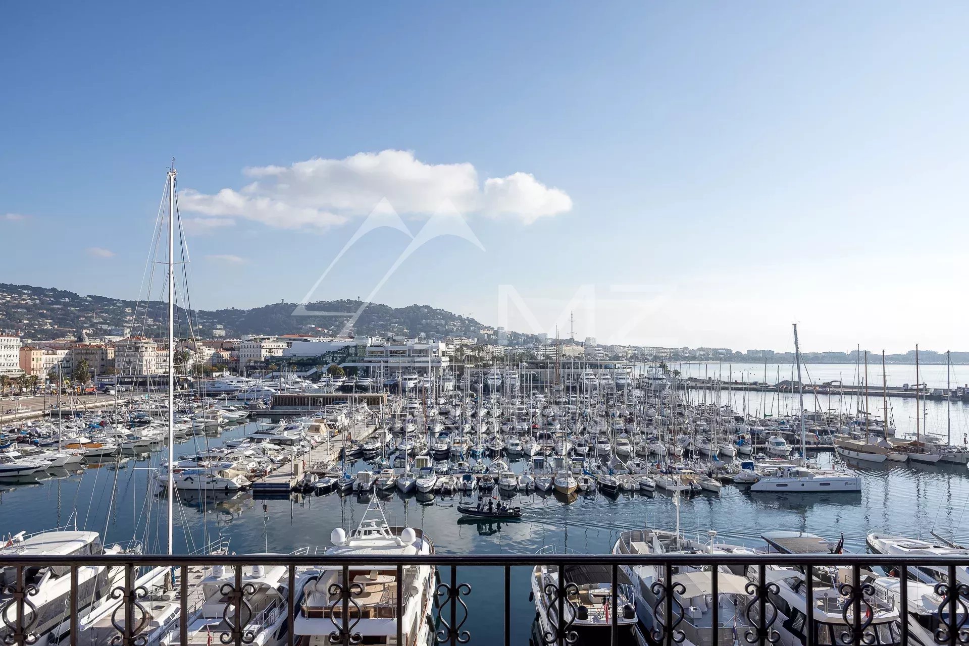 CANNES - OLD PORT. PENTHOUSE TERRACE SPECTACULAR VIEW