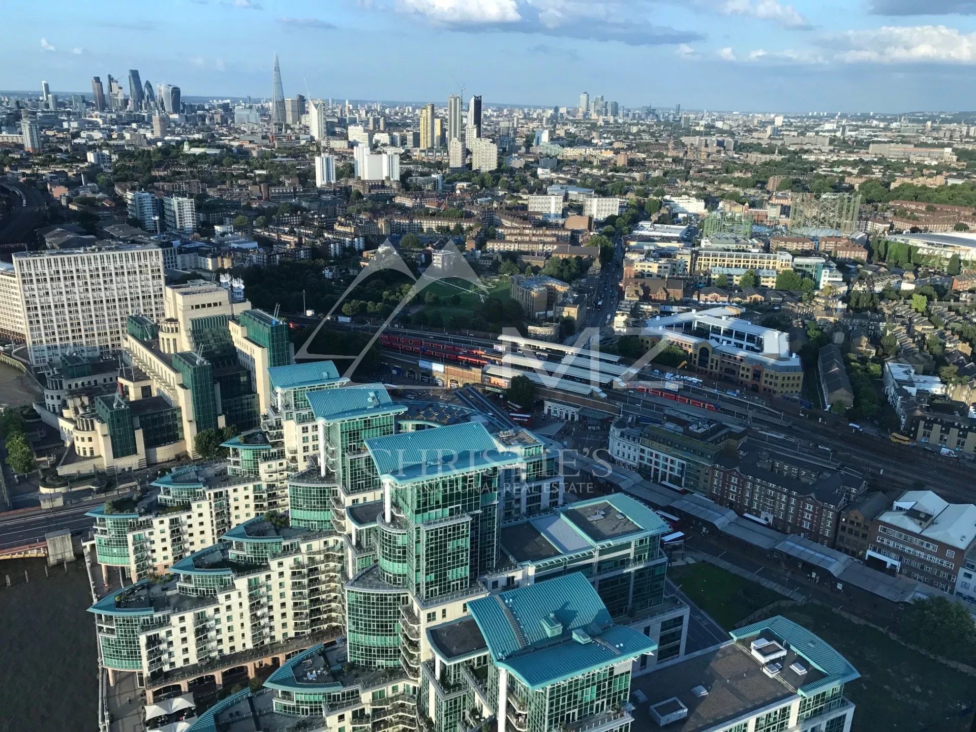 GREAT BRITAIN - LONDON - IN A RESIDENTIAL SKYSCRAPER