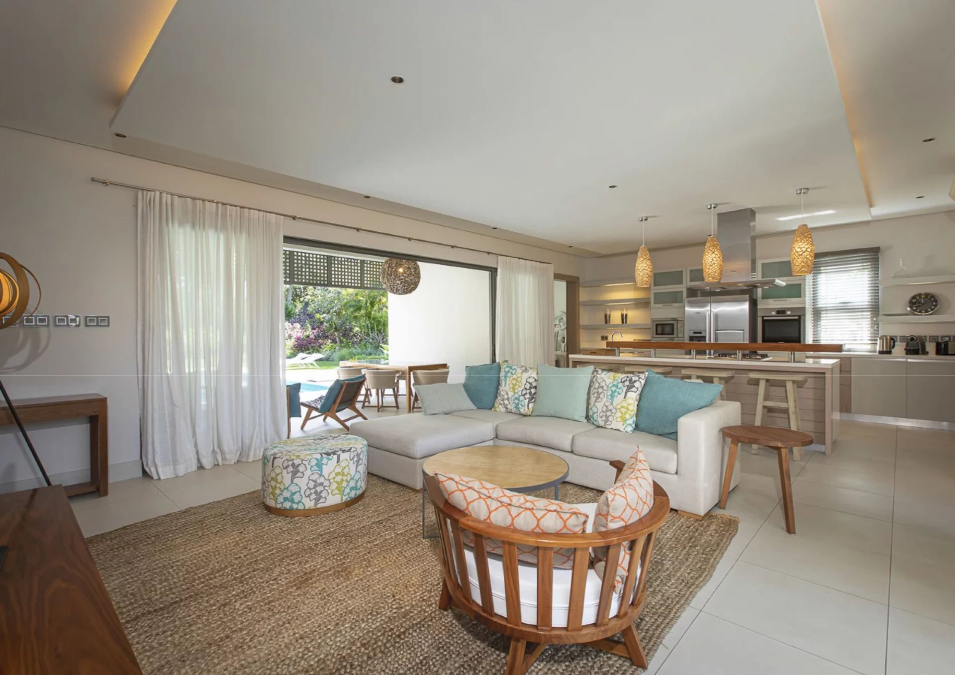 Mauritius - 4 bedroom villa, intimate, golf and mountain view