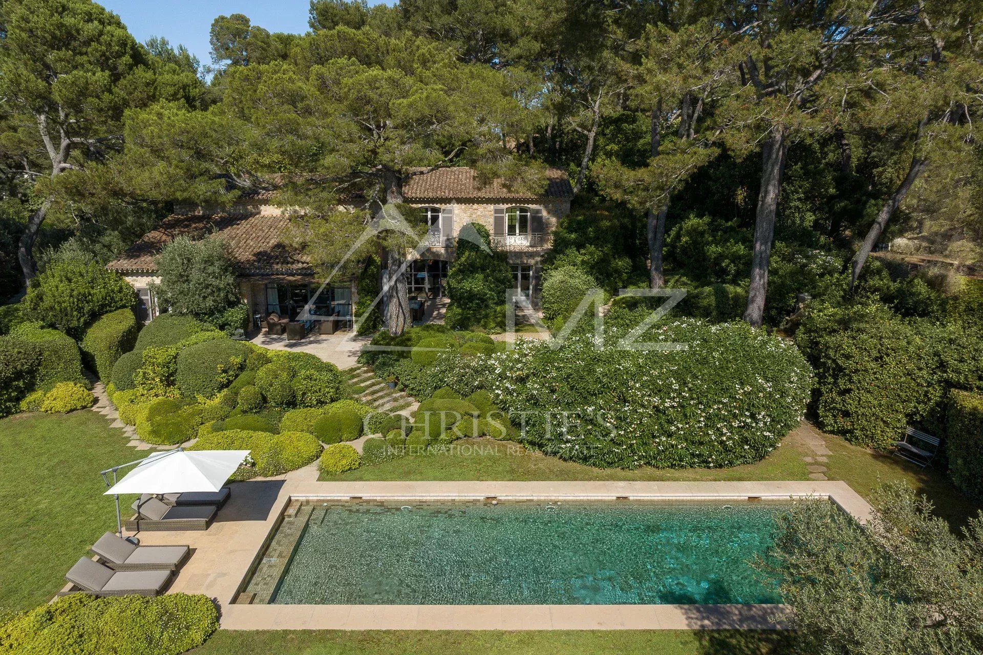 Mougins - Superb stone farmhouse