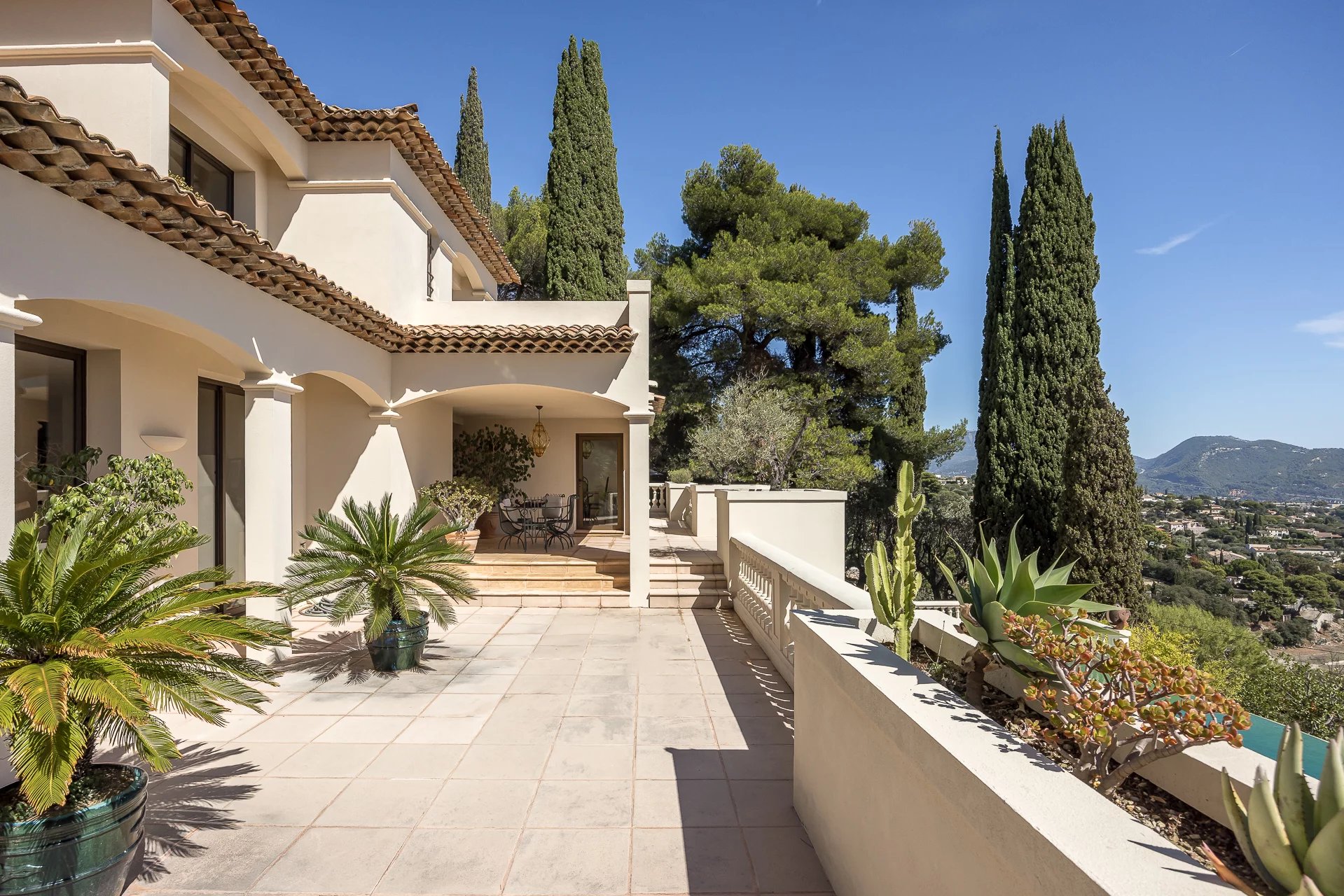 CHARMANTE VILLA AVEC PISCINE ET VUE MER SPLENDIDE