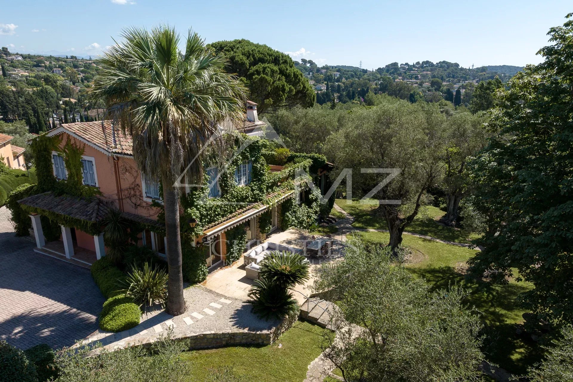 Mougins - Charmante propriété au village