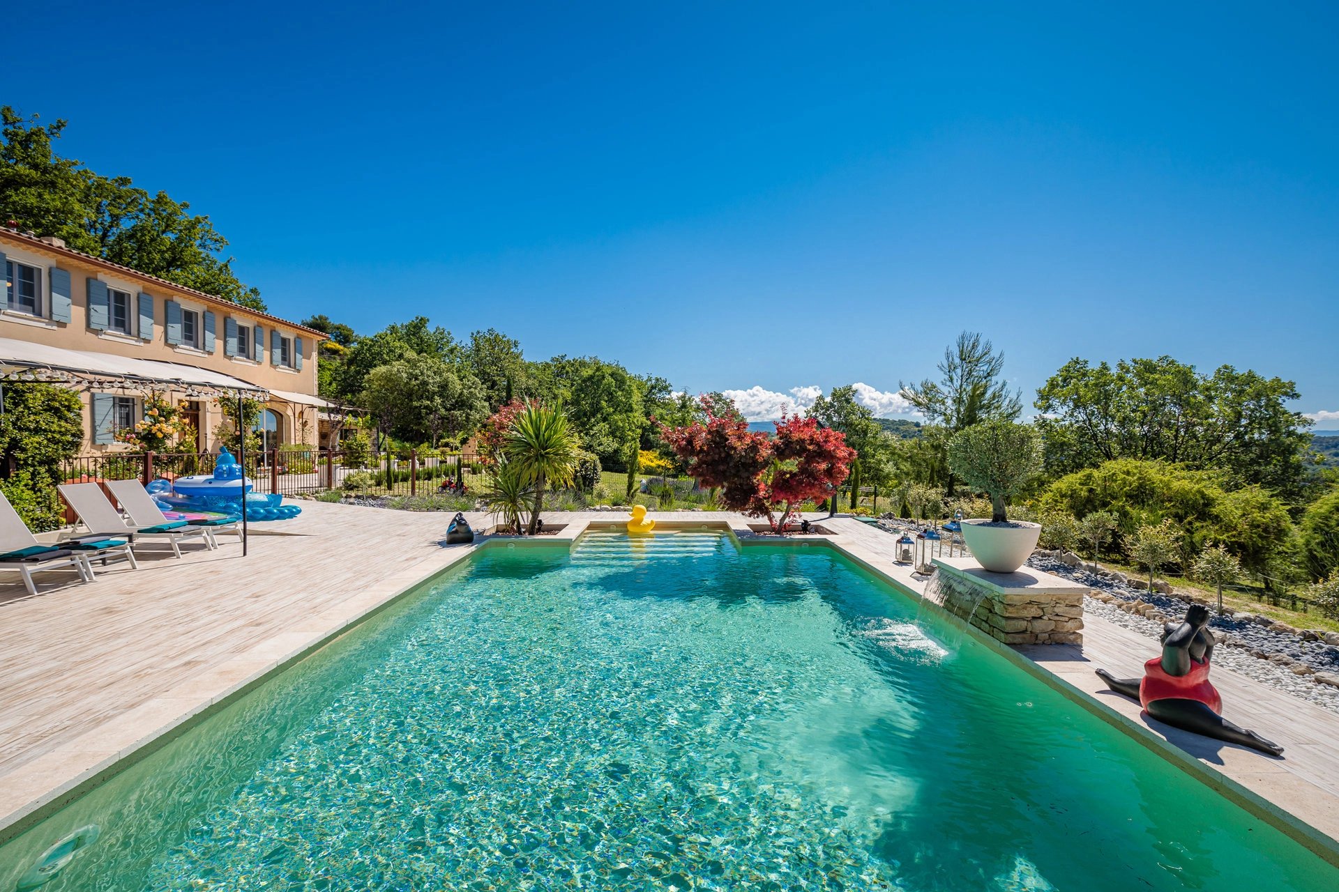 Proche Gordes - Belle bastide avec piscine chauffée