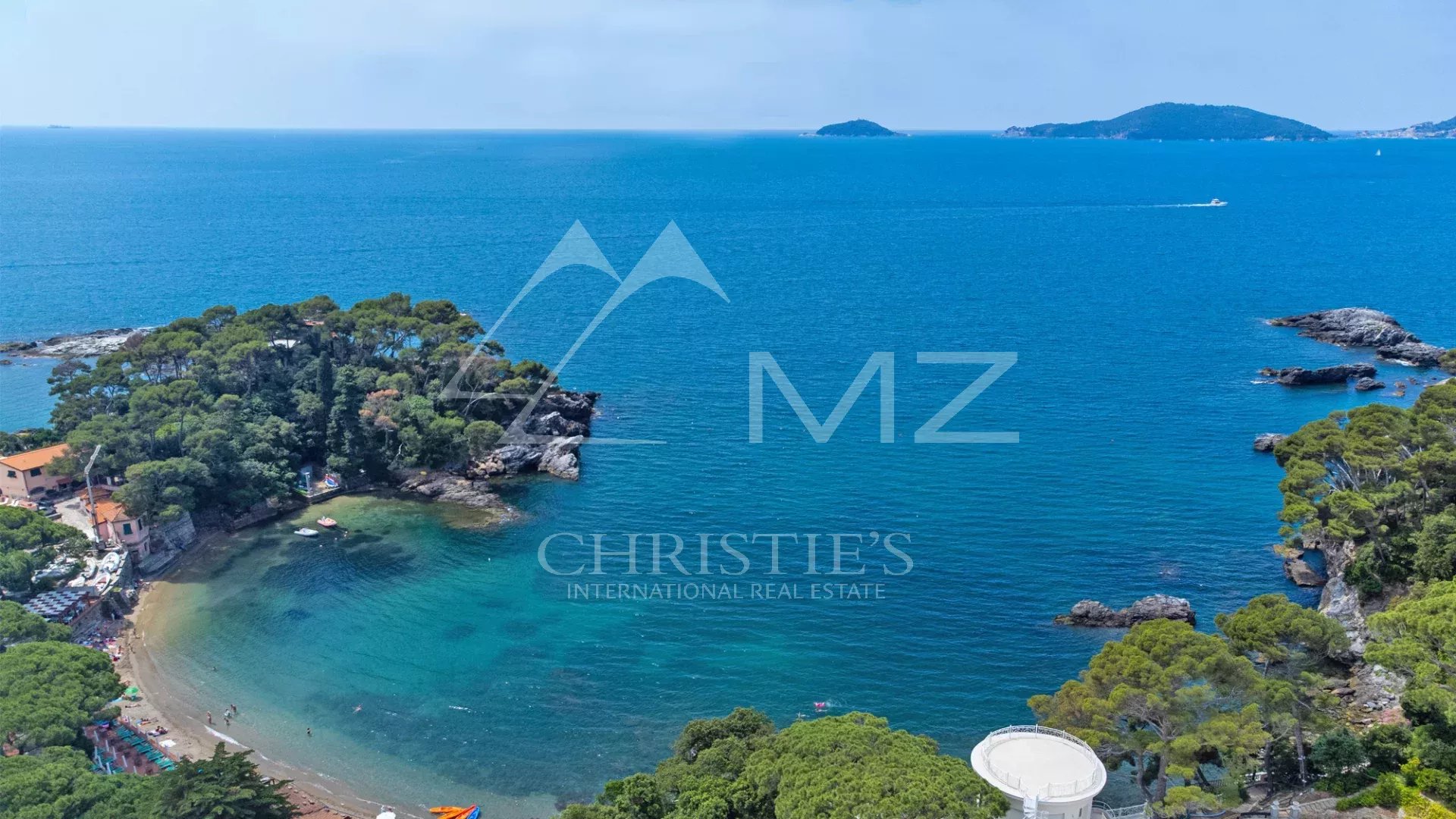 Elegant modern villa with large windows and sea view over the Gulf of Poets in Fiascherino, Lerici