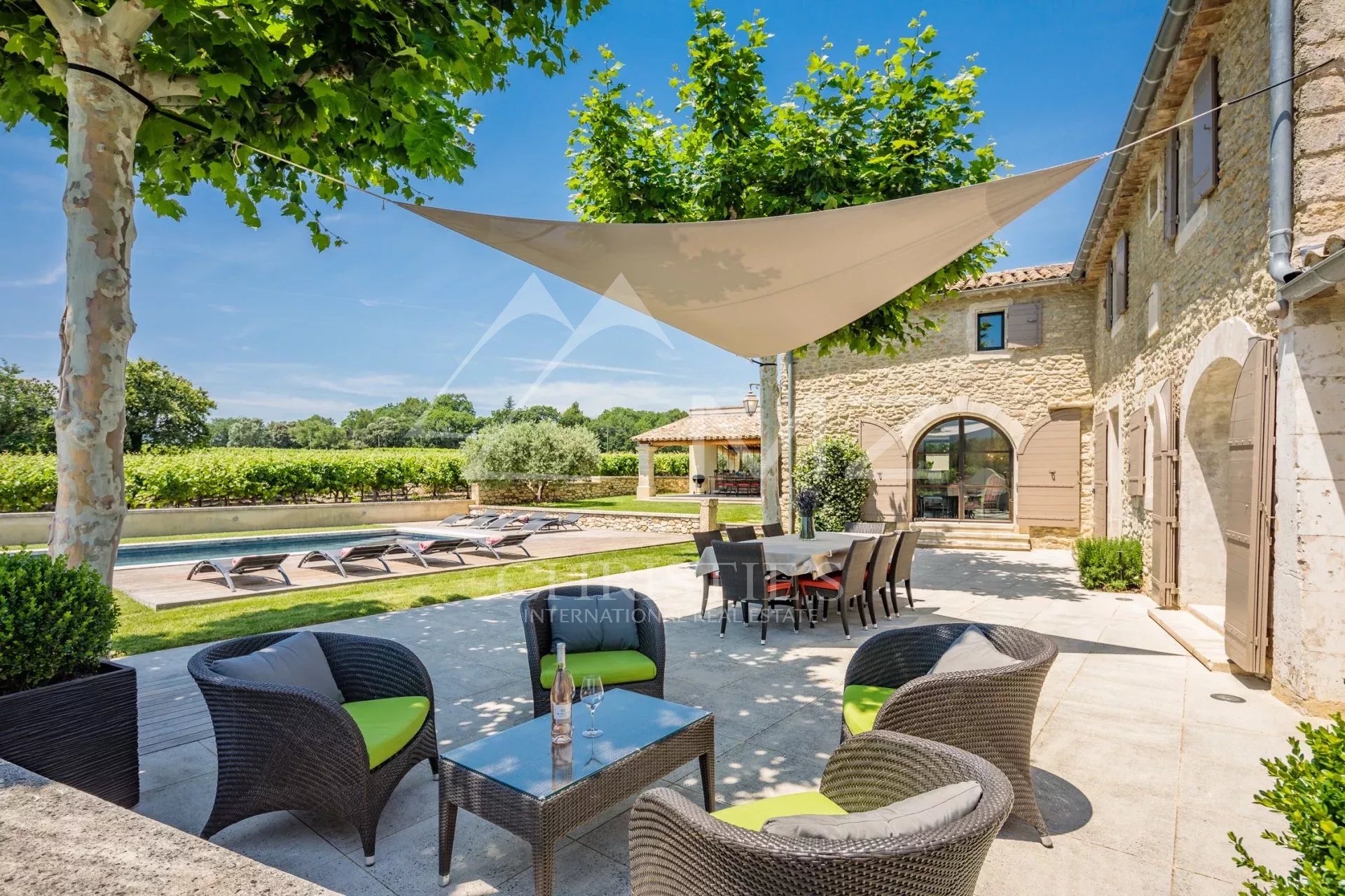 Luberon - Belle maison en pierres avec piscine