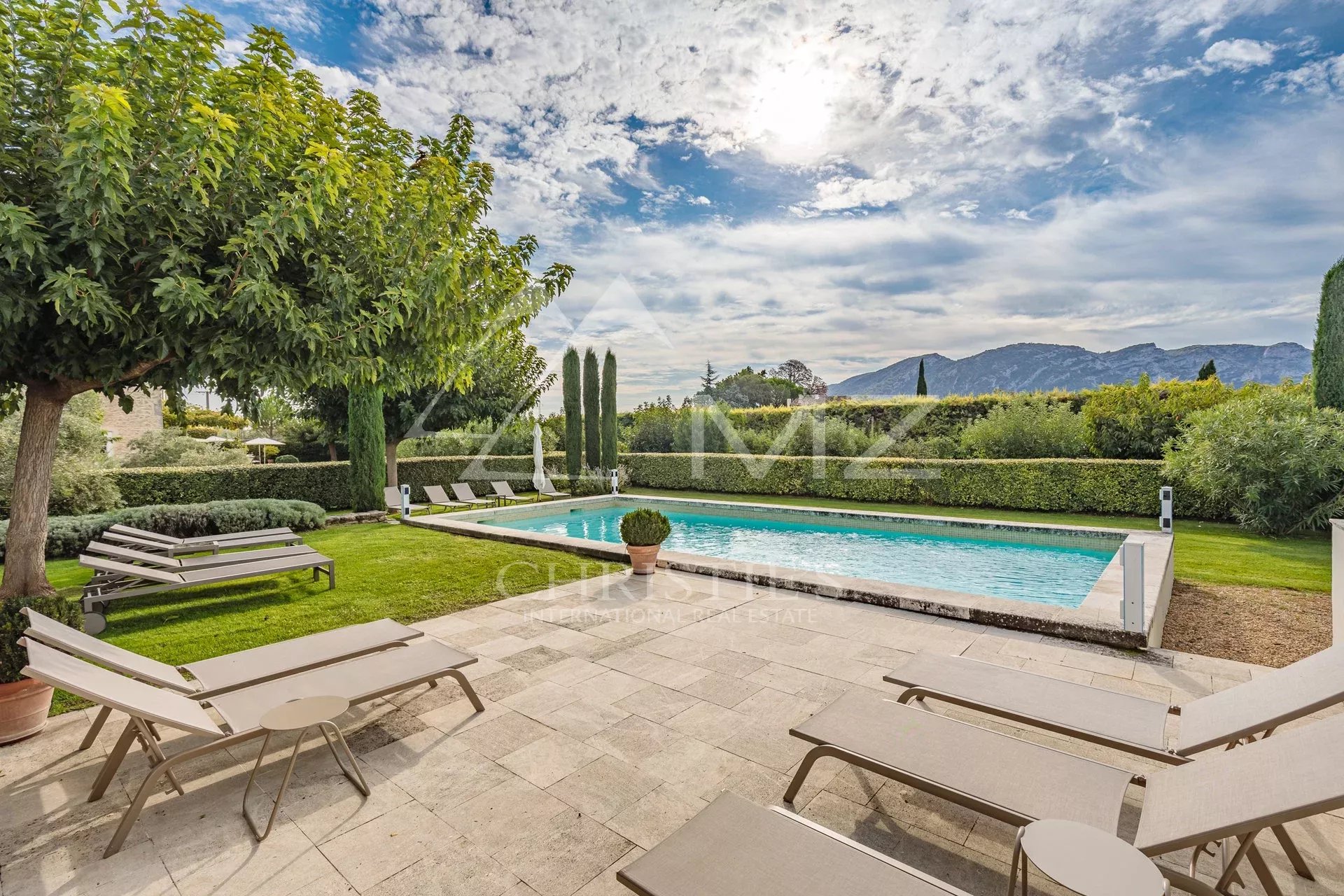 Luberon - Beau mas avec piscine chauffée