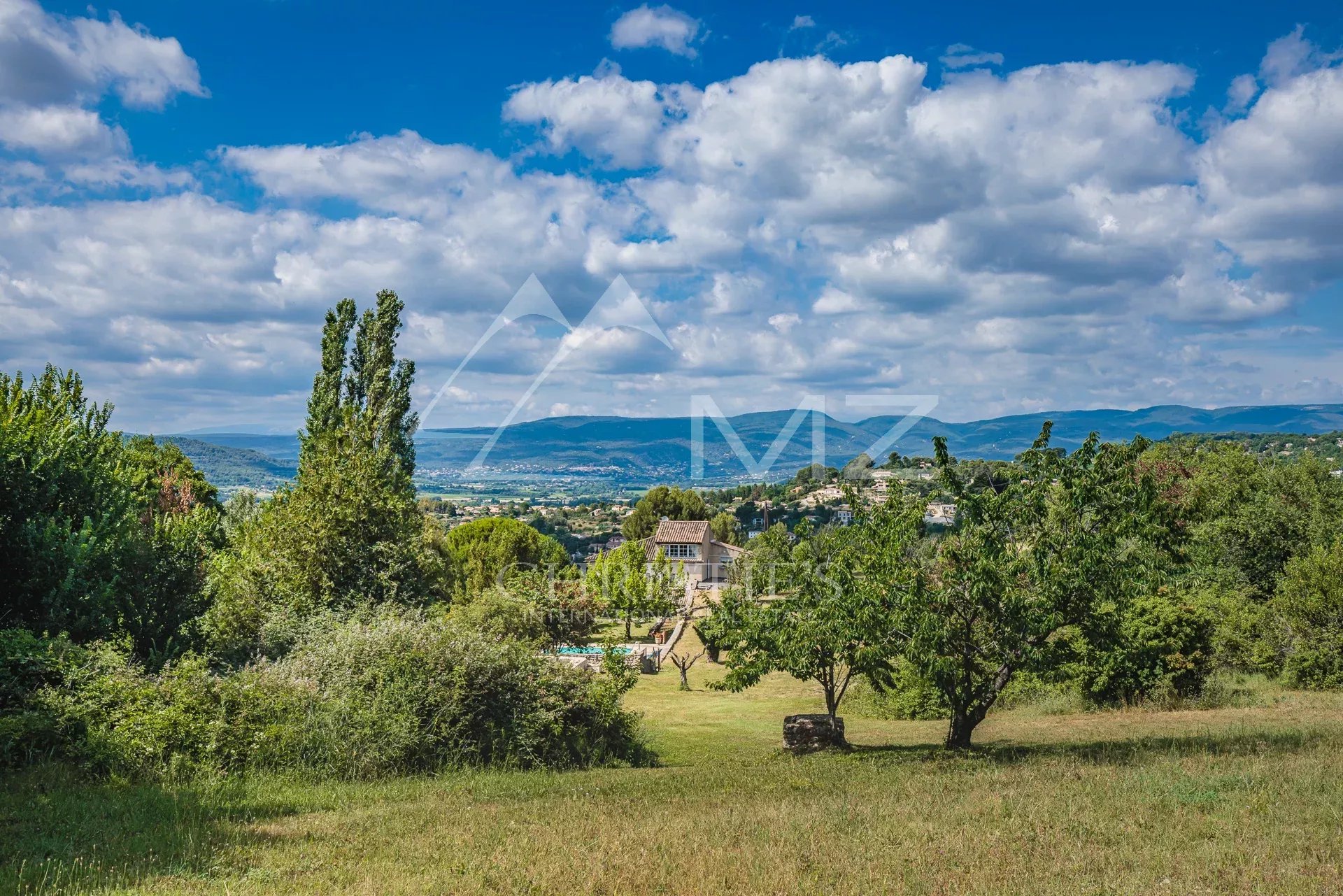 Belle propriété sur les hauteurs de la capitale du Luberon