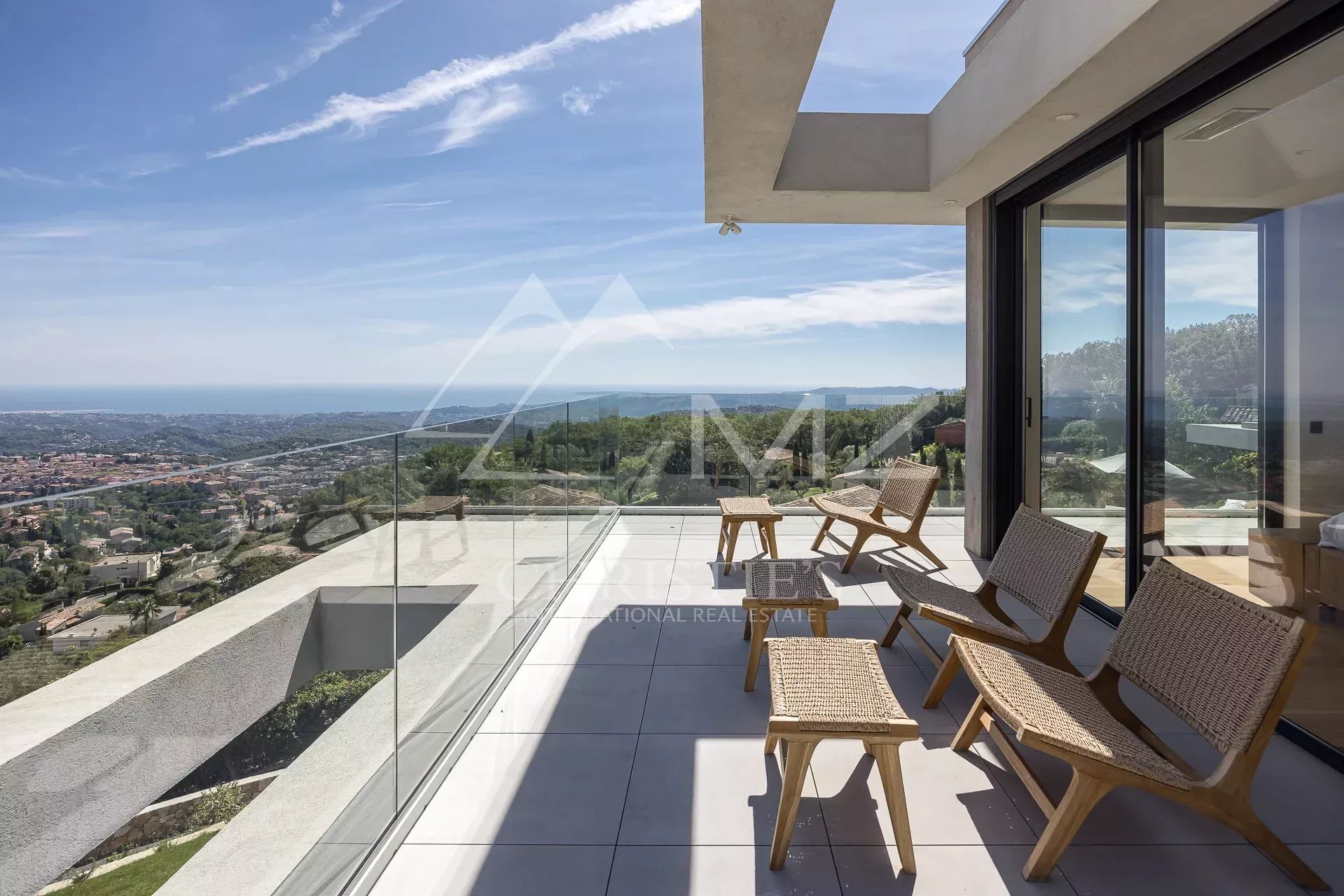 VENCE - Magnifique villa neuve contemporaine vue mer