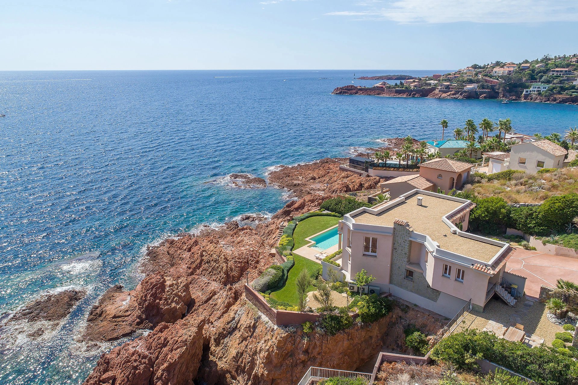 Proche Cannes - Villa pieds dans l'eau