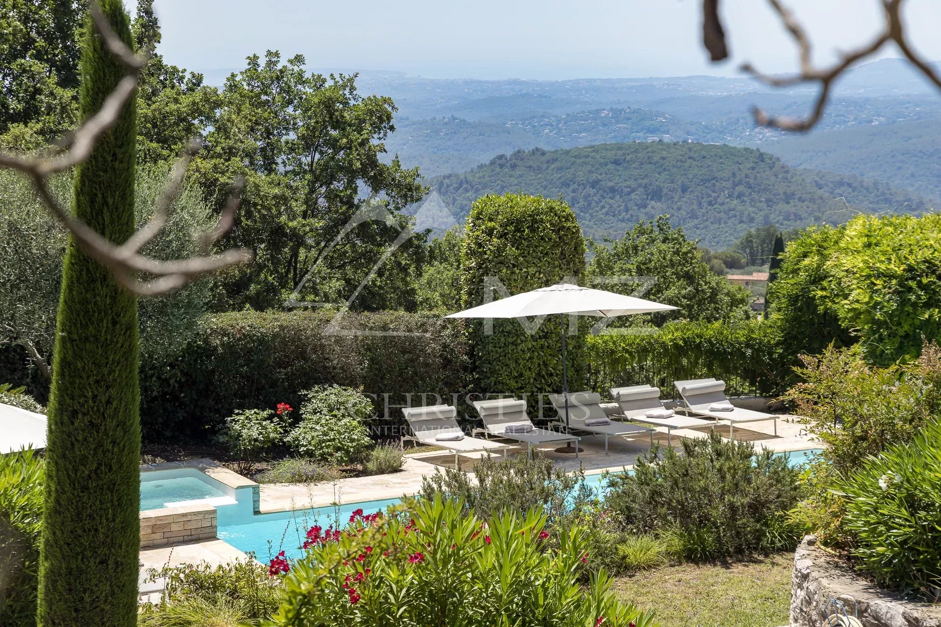 Proche Saint-Paul-de-Vence - Belle propriété provençale avec vue mer panoramique